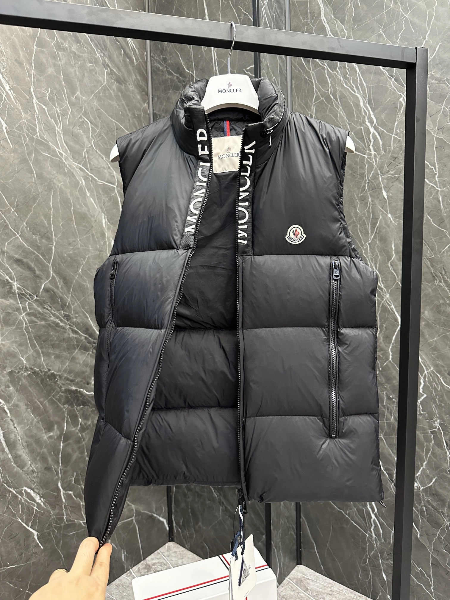 Moncler Down Jackets WeatherProof 146452