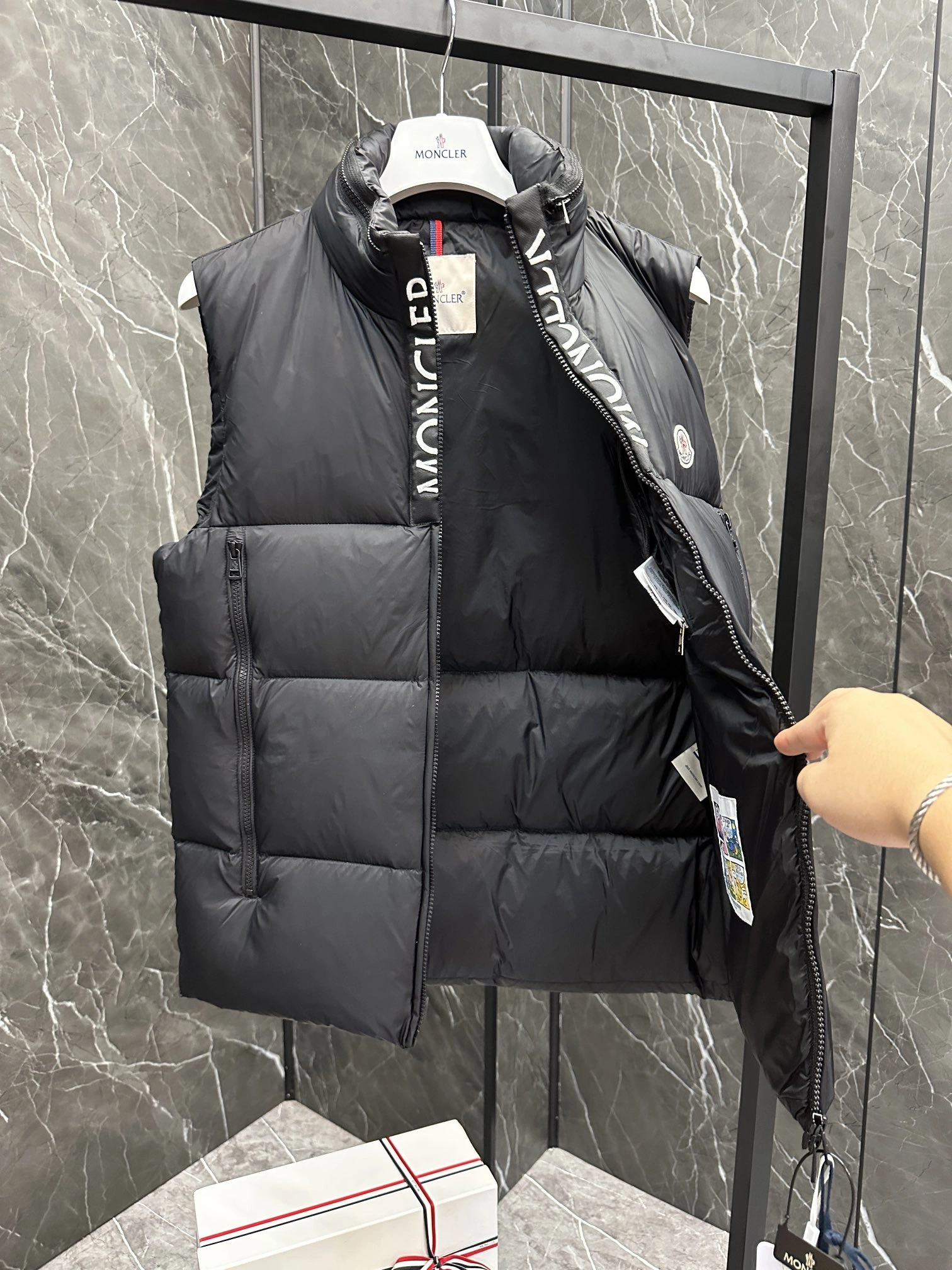 Moncler Down Jackets WeatherProof 146452