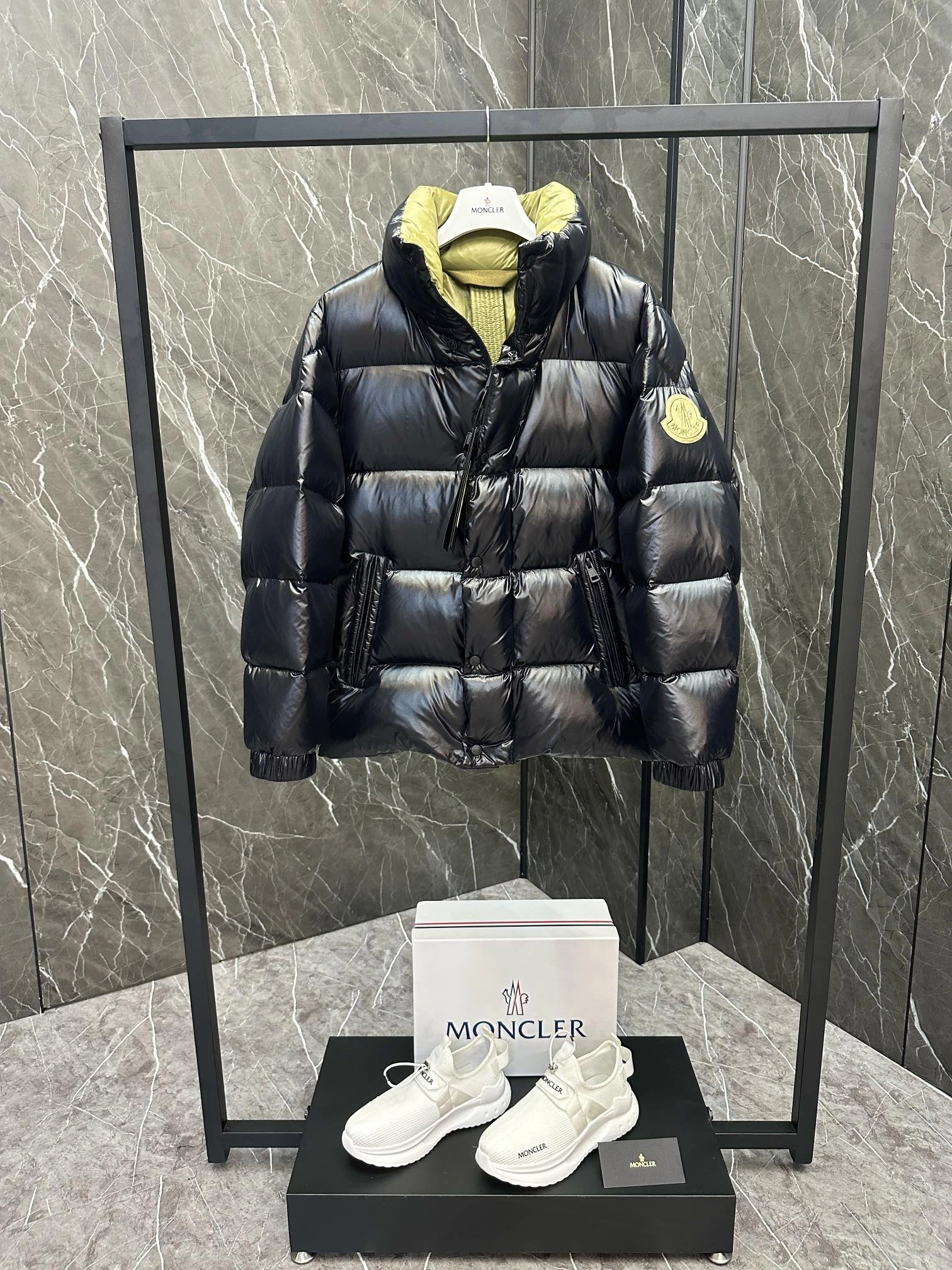 Moncler Down Jackets FlexibleFit 146443