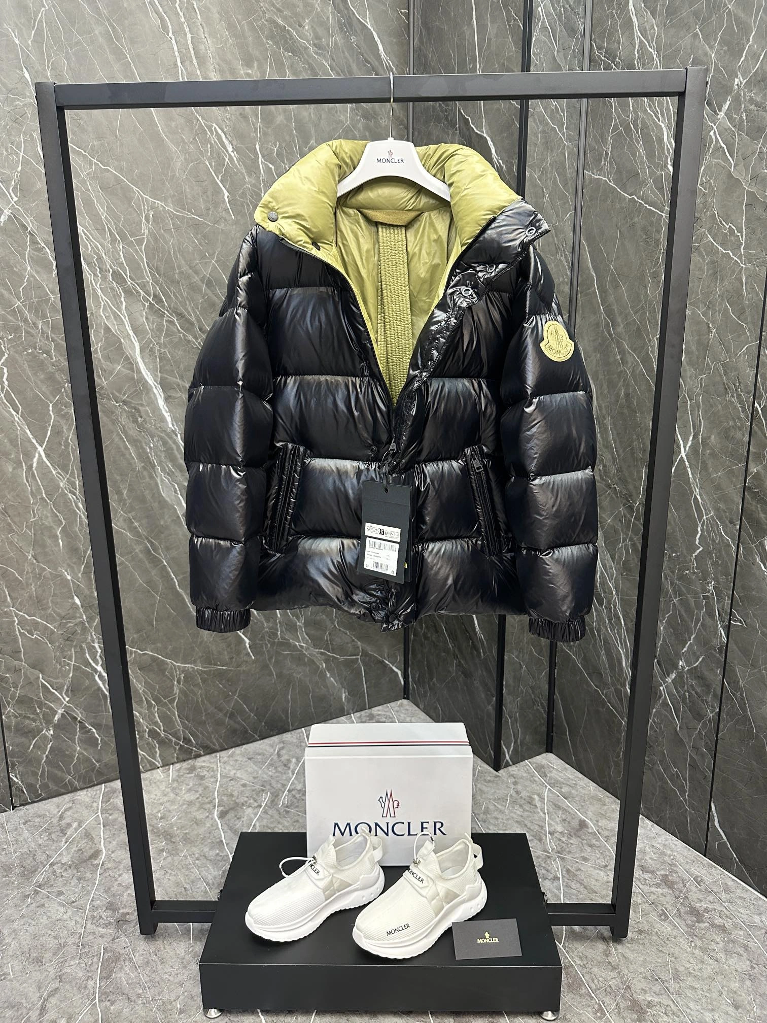 Moncler Down Jackets FlexibleFit 146443