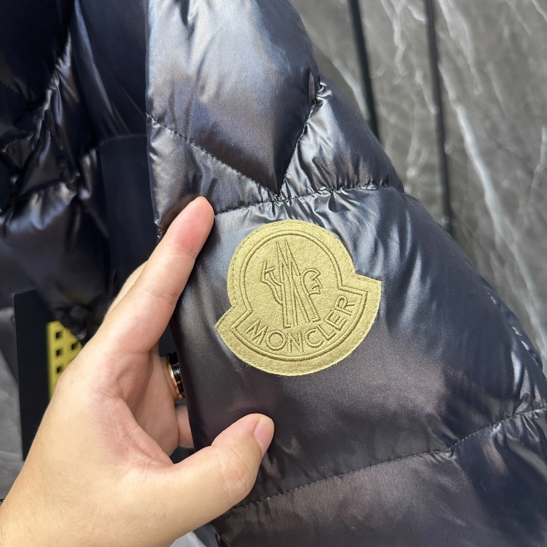 Moncler Down Jackets FlexibleFit 146443