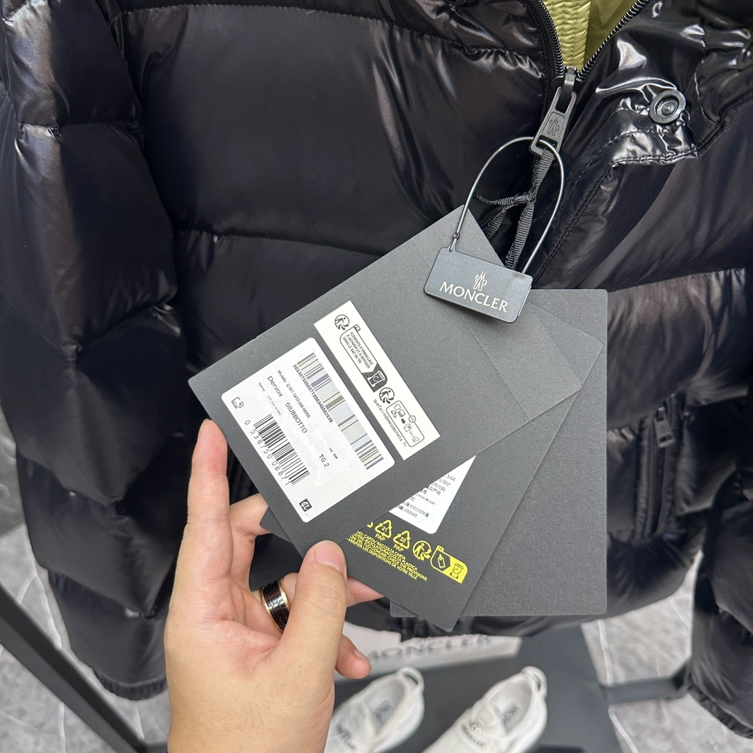 Moncler Down Jackets FlexibleFit 146443