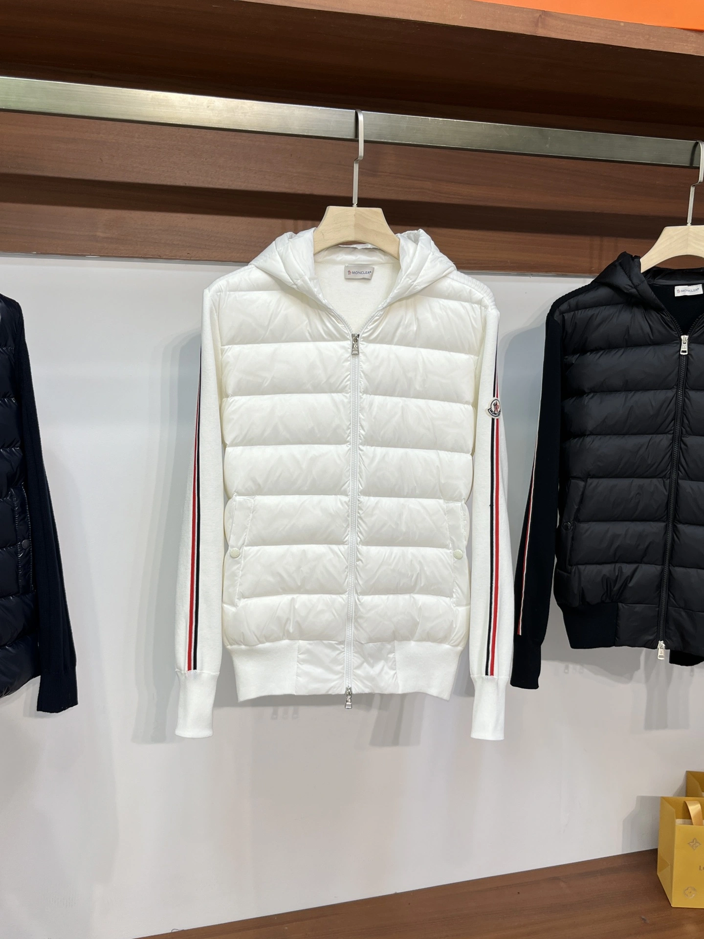 Efficient Moncler Down Jackets 146438
