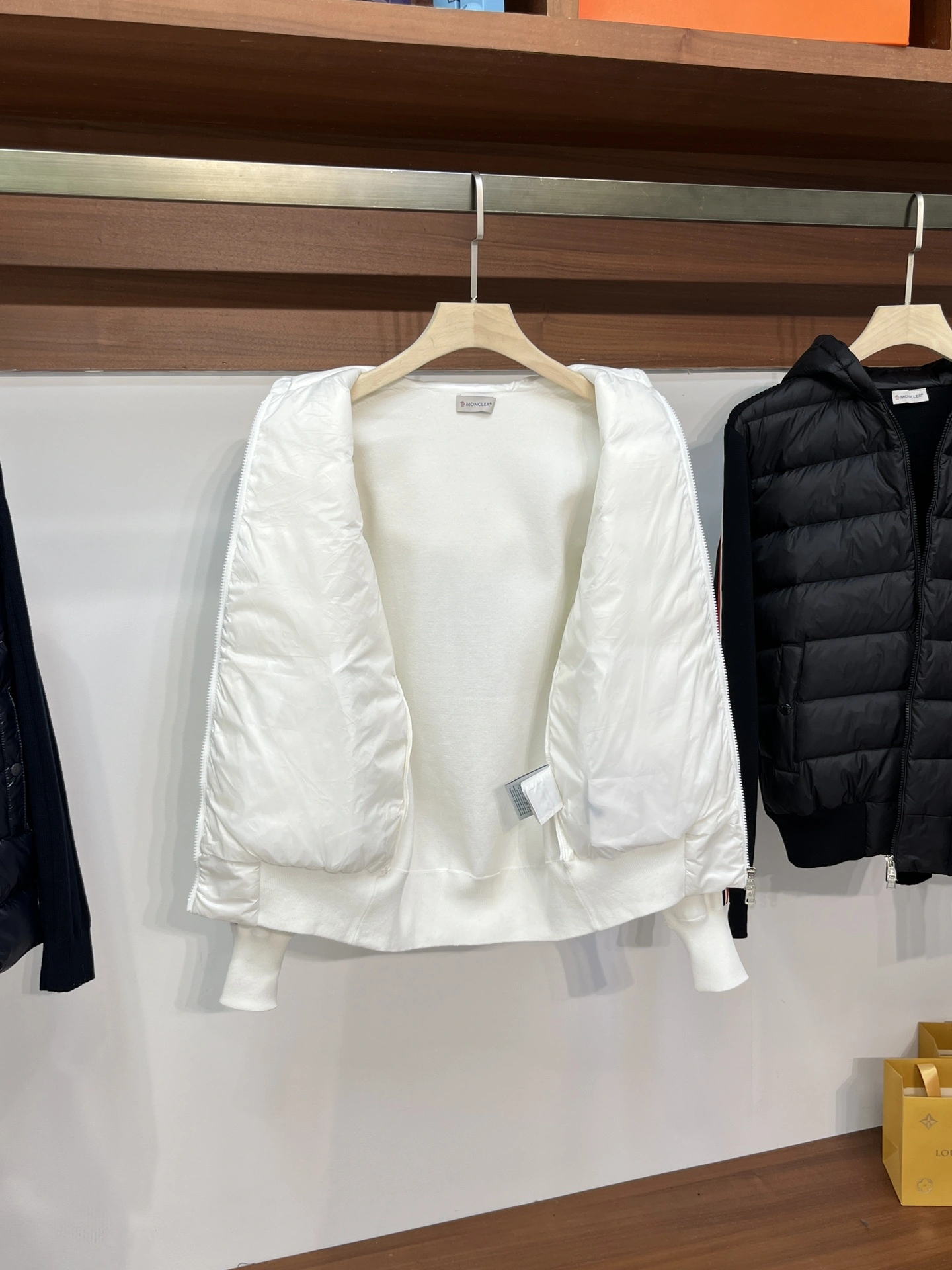Efficient Moncler Down Jackets 146438