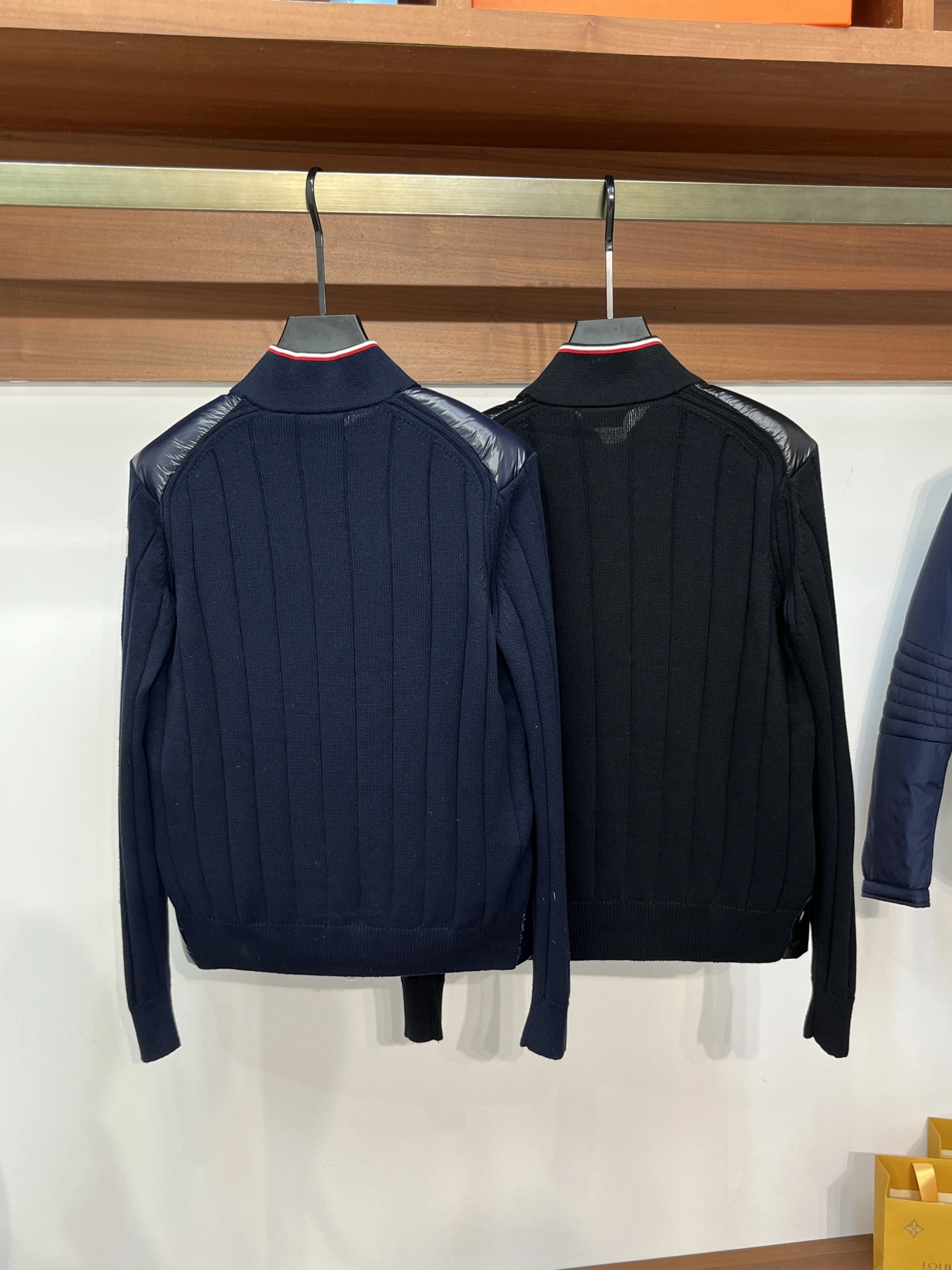 Moncler Down Jackets Neat 146439