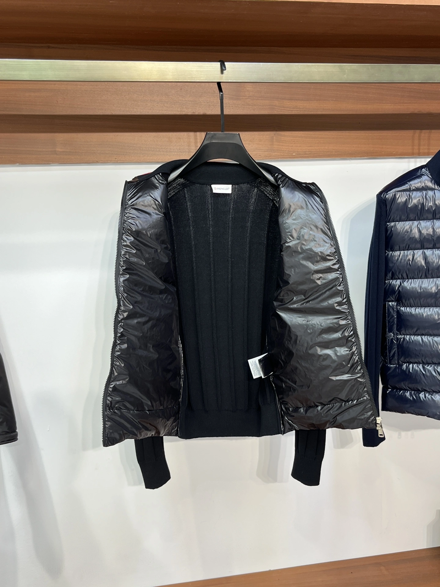 Moncler Down Jackets Neat 146439
