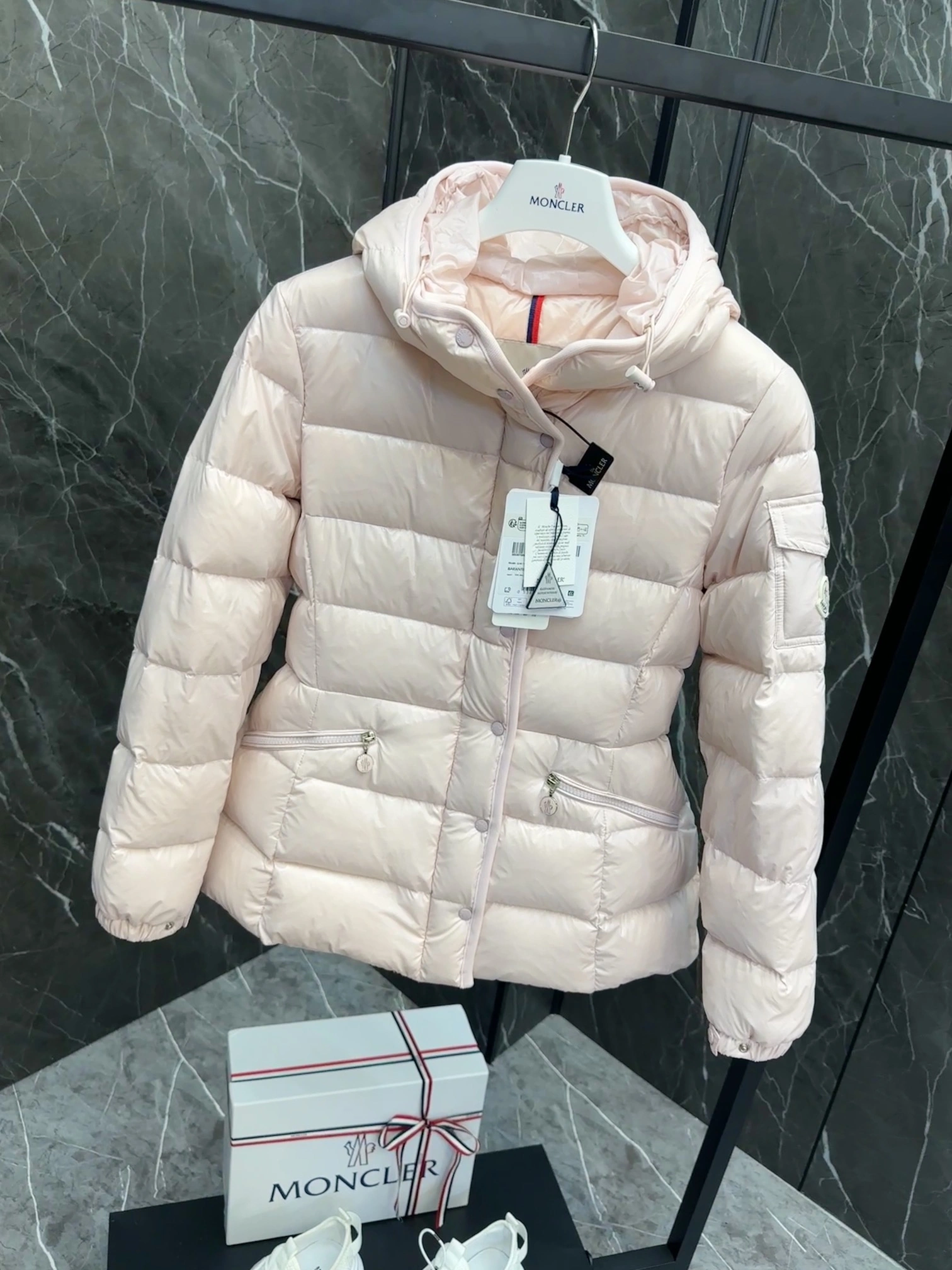 Stretchable Moncler Down Jackets 146436
