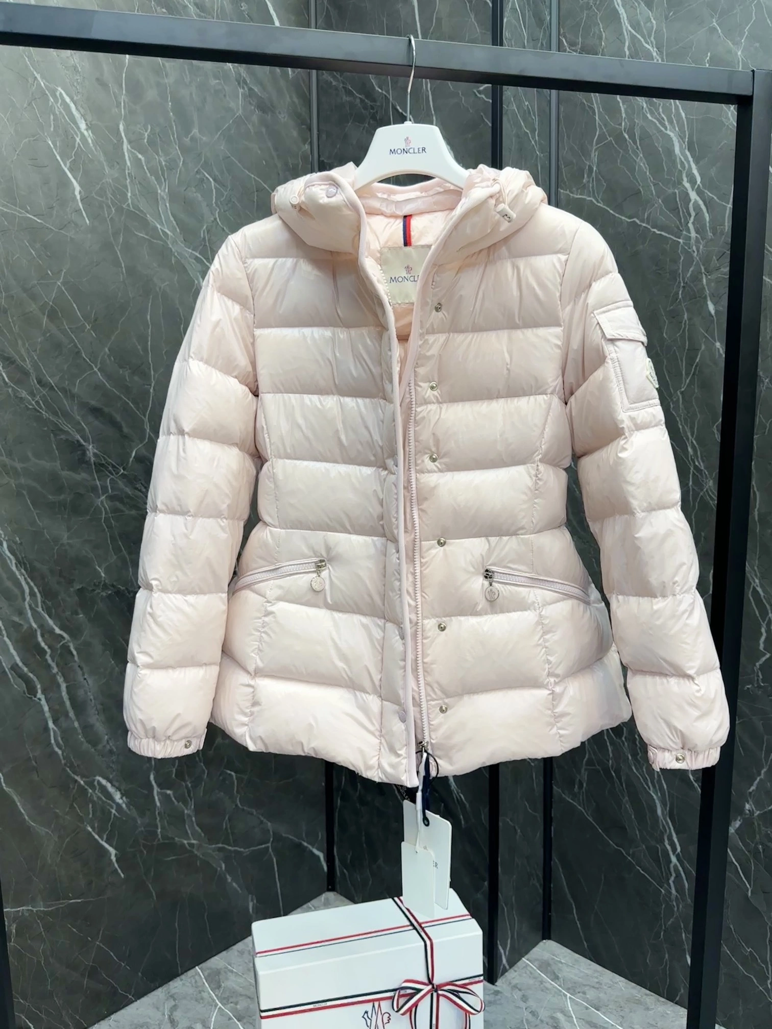 Stretchable Moncler Down Jackets 146436