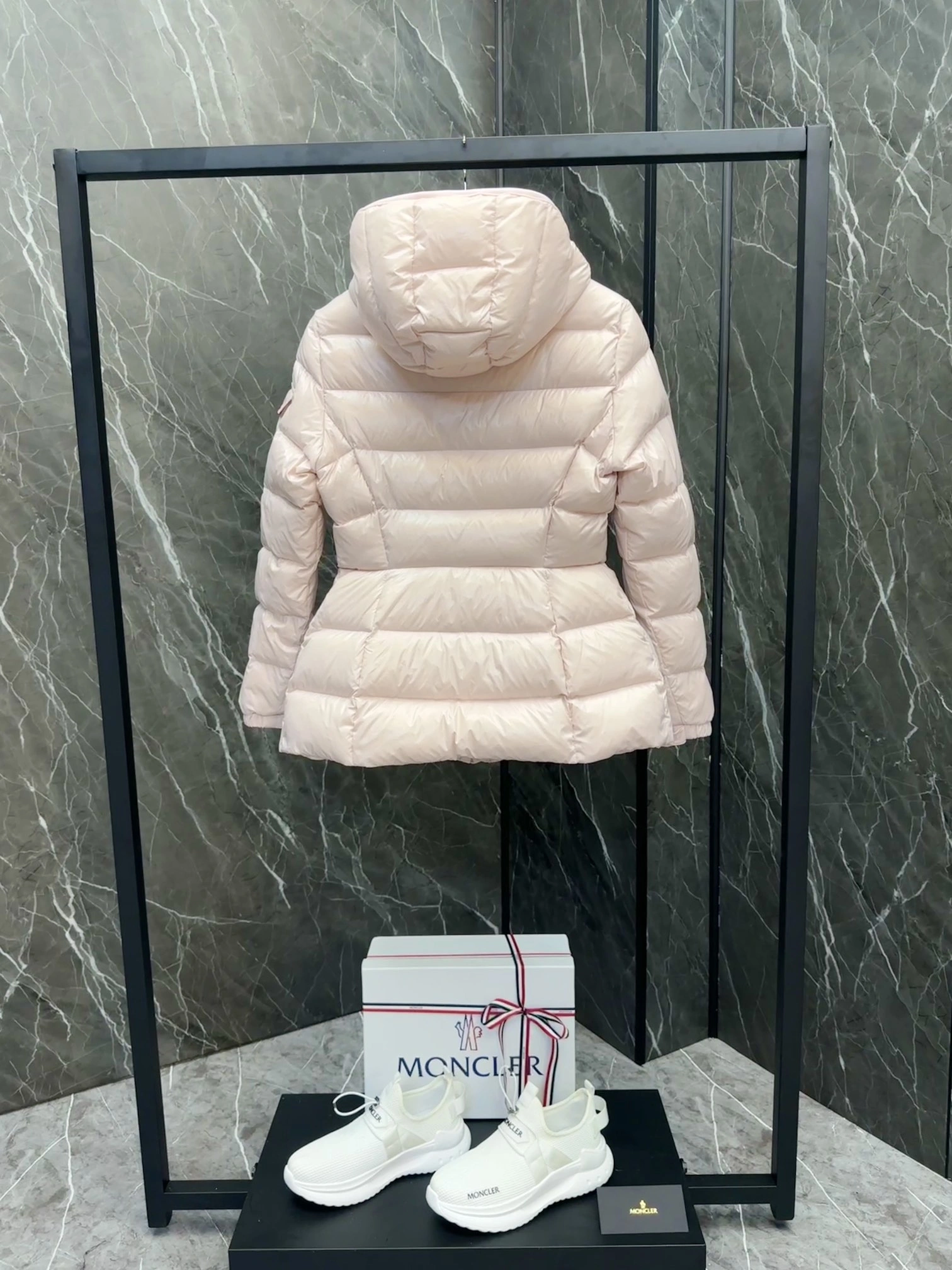 Stretchable Moncler Down Jackets 146436
