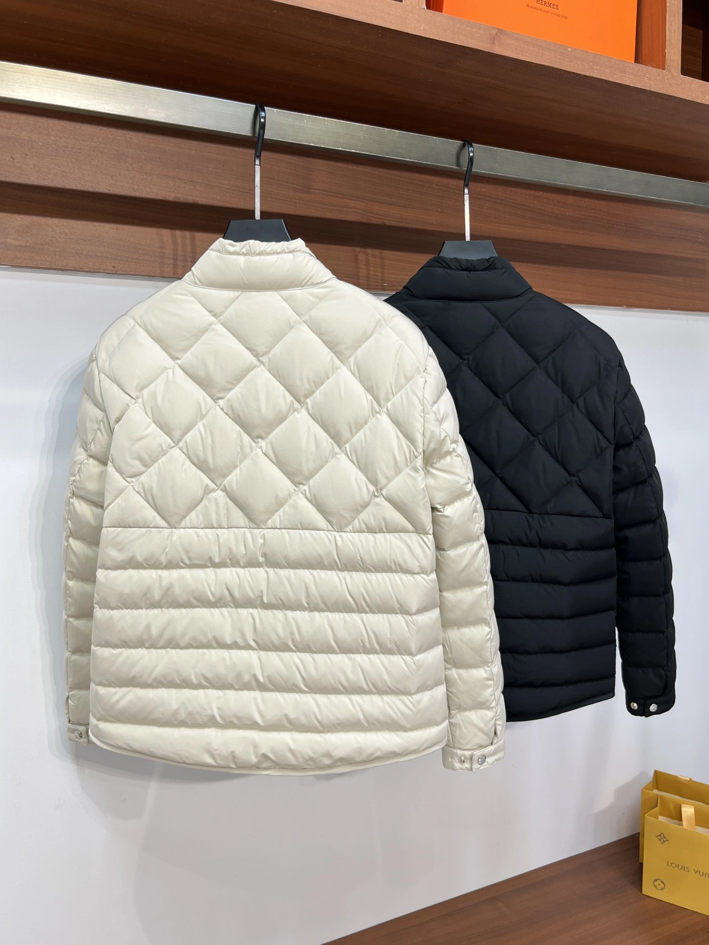 Moncler Down Jackets EasyMatch 146435