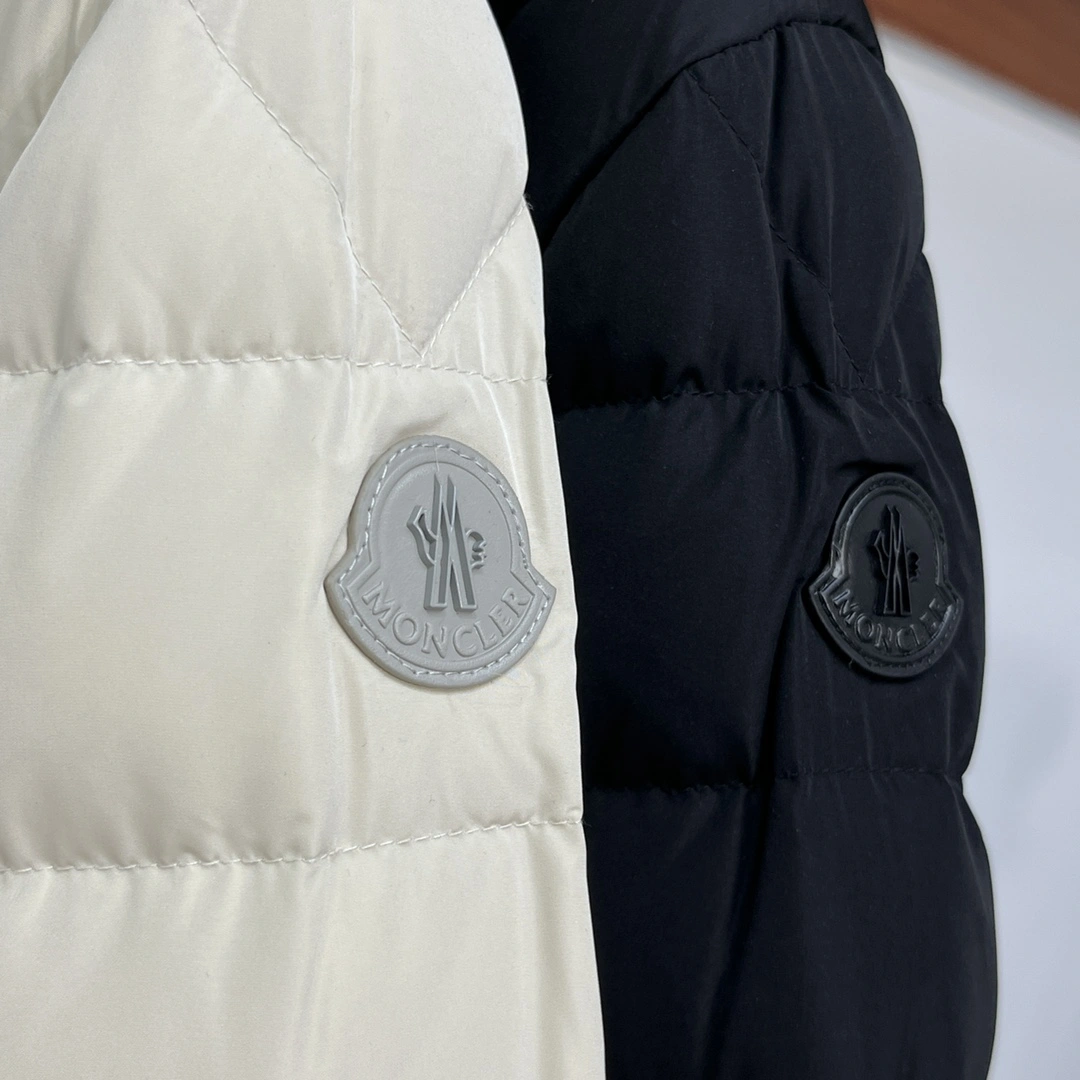 Moncler Down Jackets EasyMatch 146435