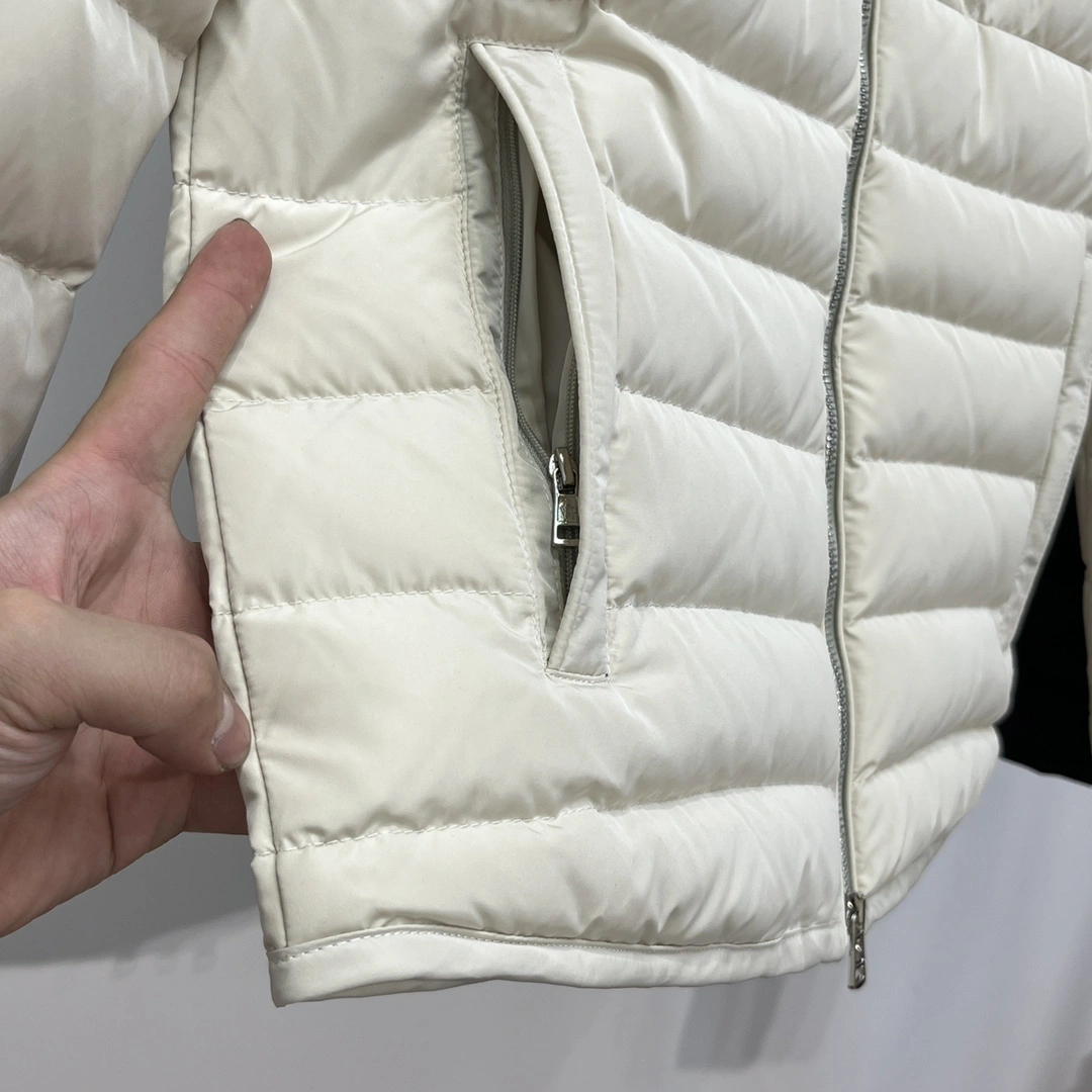 Moncler Down Jackets EasyMatch 146435