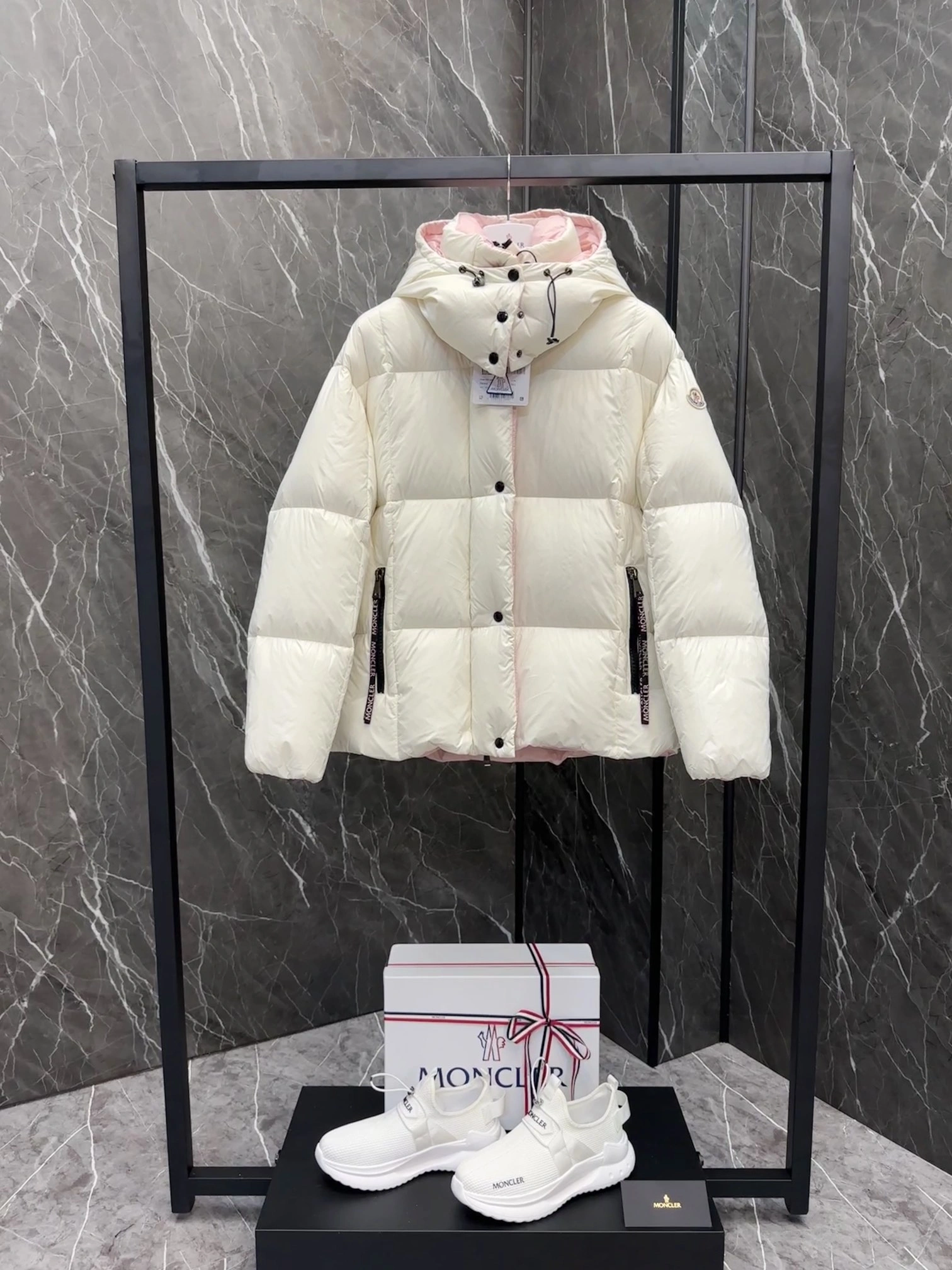 Moncler Down Jackets WeatherProof 146430