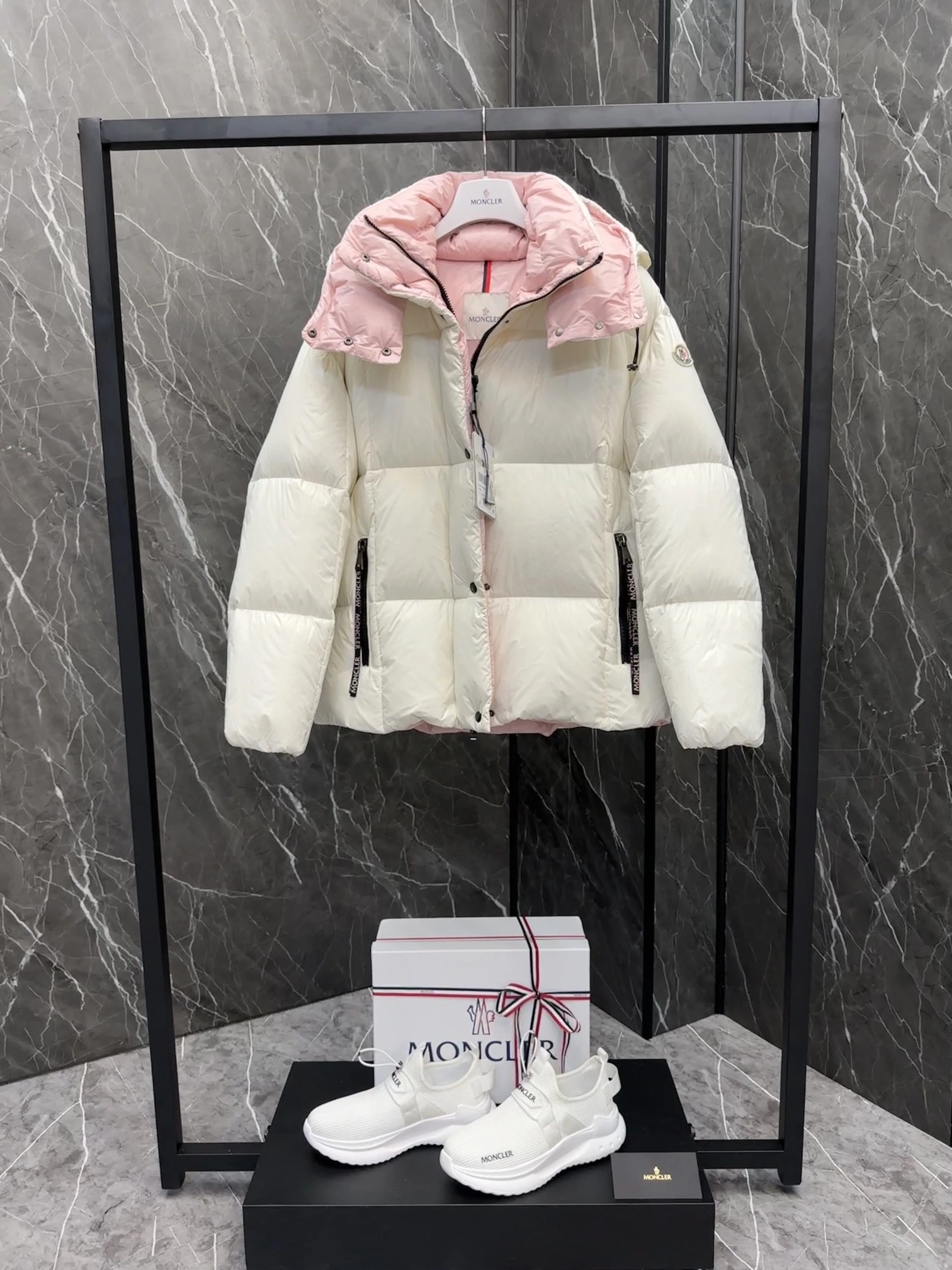 Moncler Down Jackets WeatherProof 146430