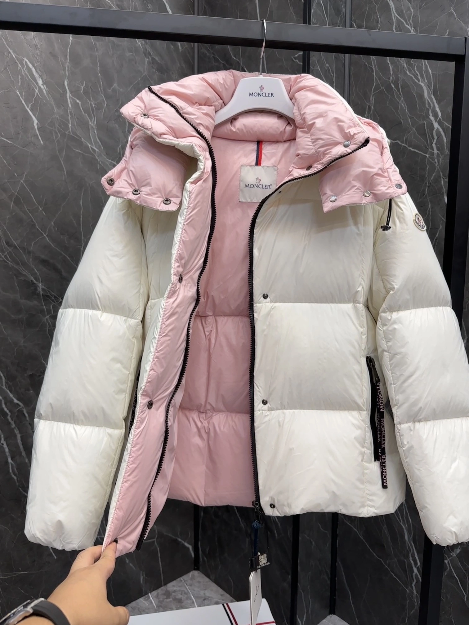 Moncler Down Jackets WeatherProof 146430