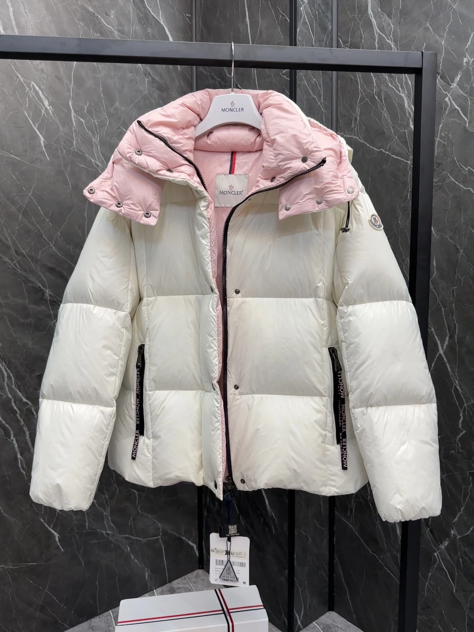 Moncler Down Jackets WeatherProof 146430