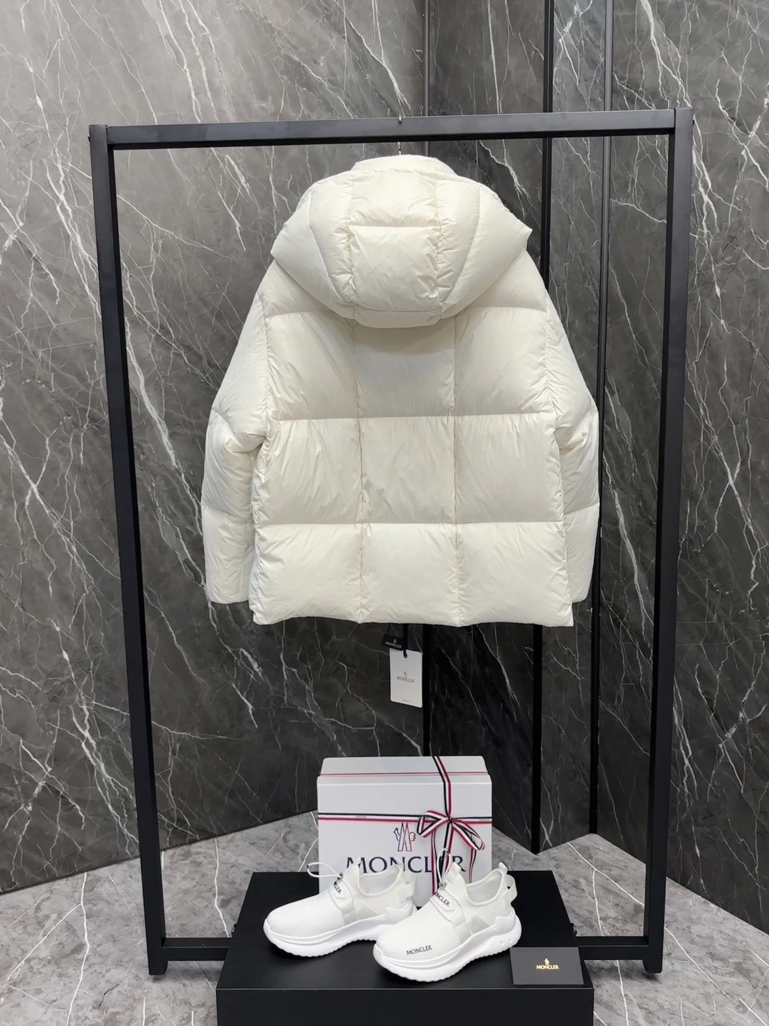 Moncler Down Jackets WeatherProof 146430
