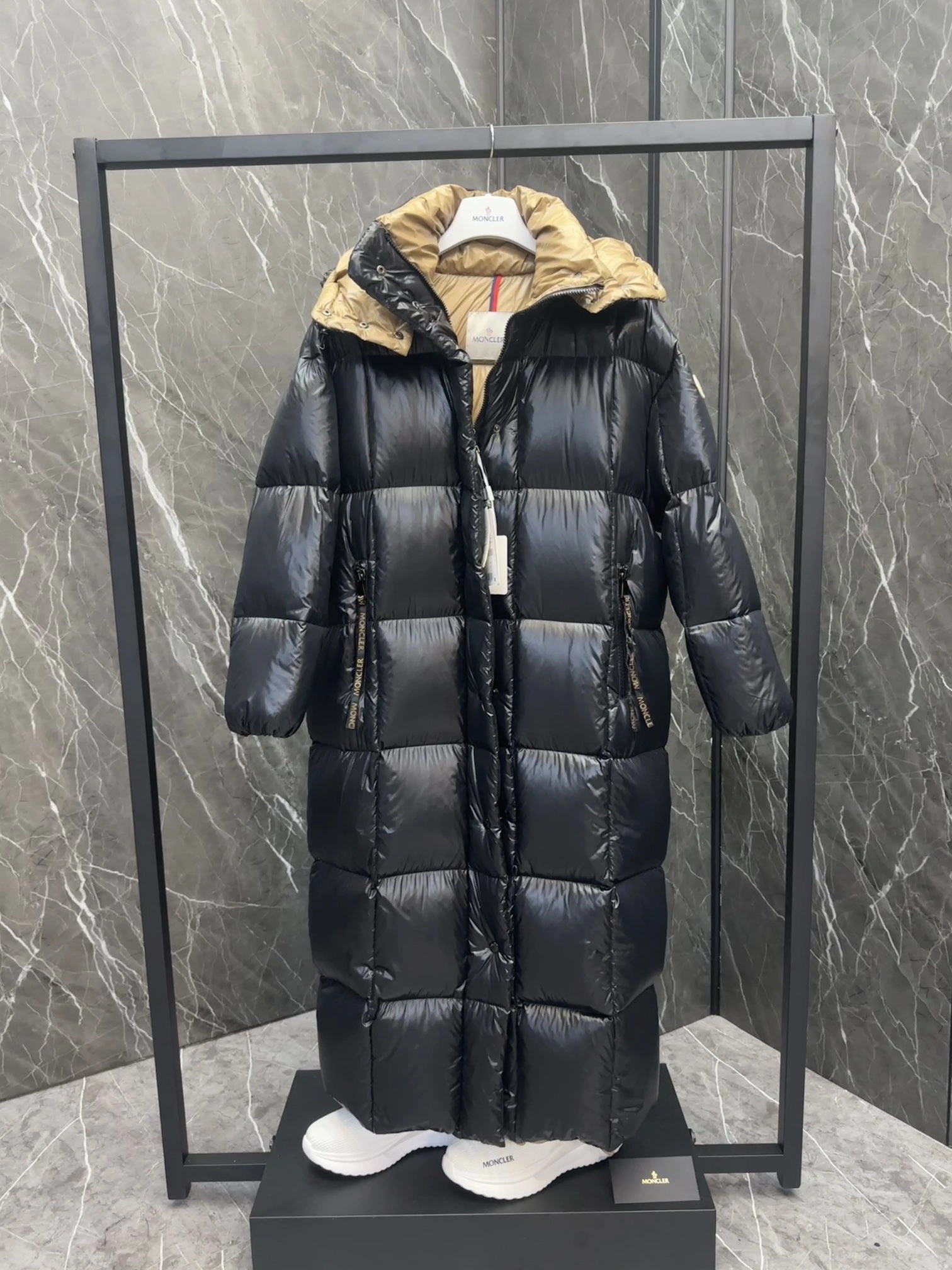 Lightweight Moncler Down Jackets 146429