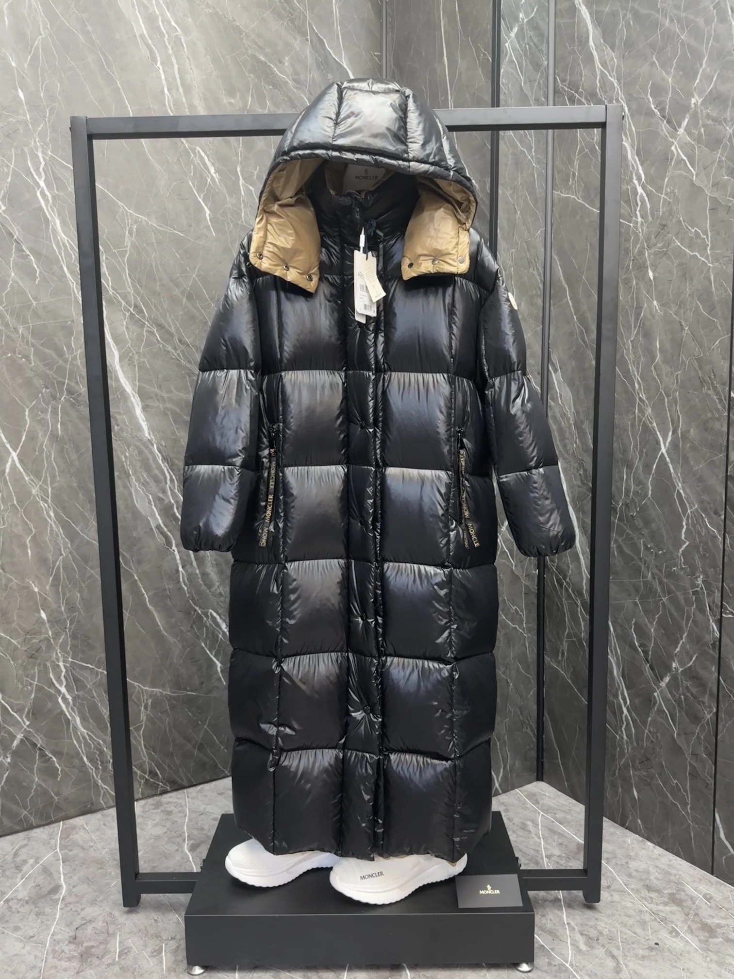 Lightweight Moncler Down Jackets 146429