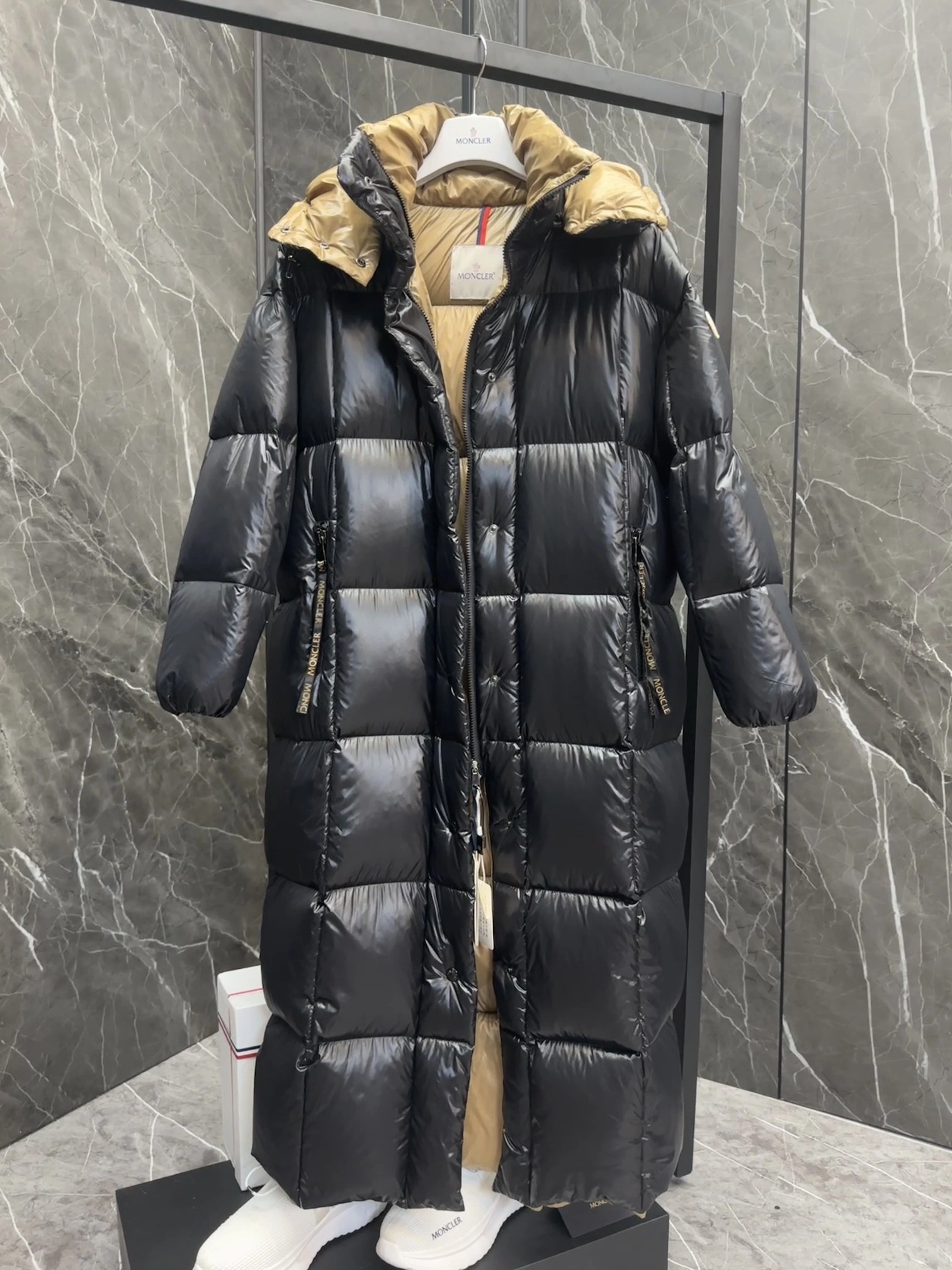 Lightweight Moncler Down Jackets 146429