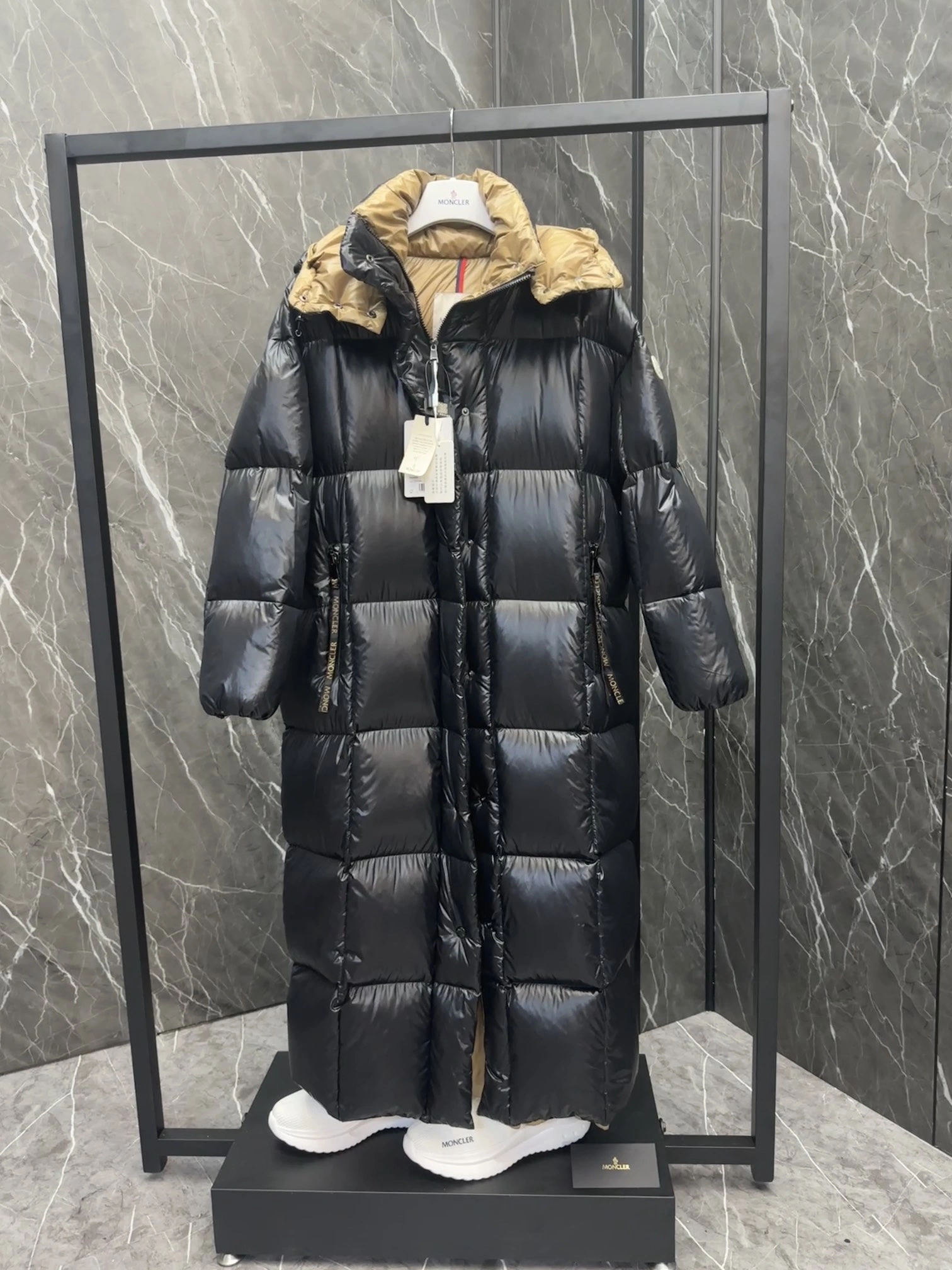 Lightweight Moncler Down Jackets 146429