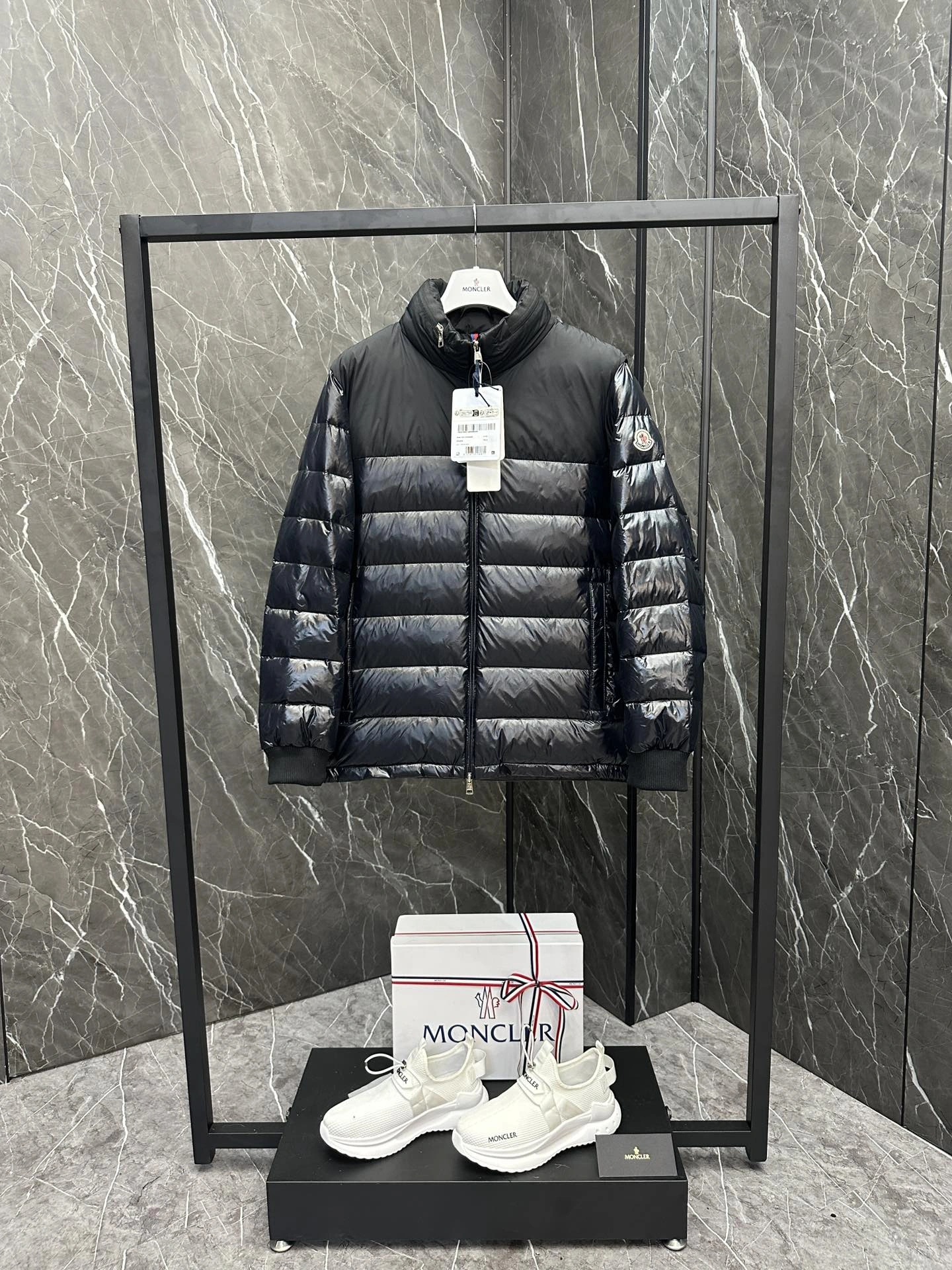 Moncler Down Jackets HighQuality 146428