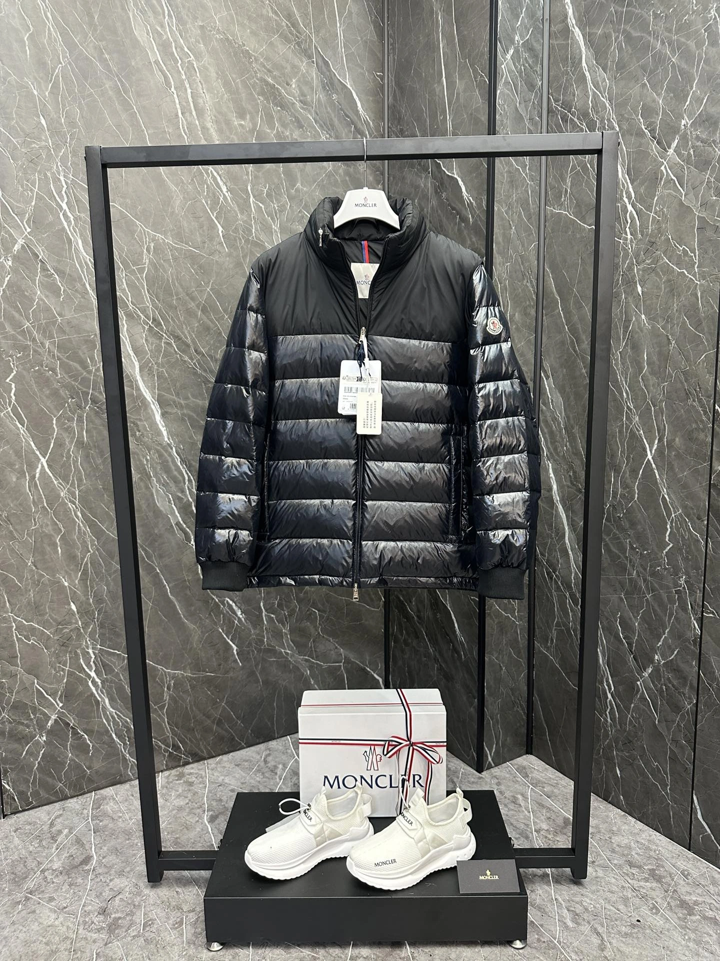 Moncler Down Jackets HighQuality 146428