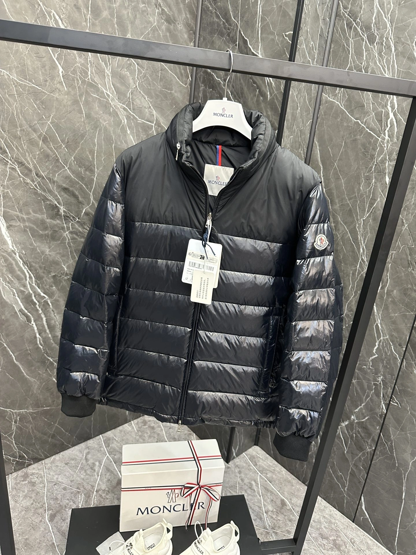 Moncler Down Jackets HighQuality 146428