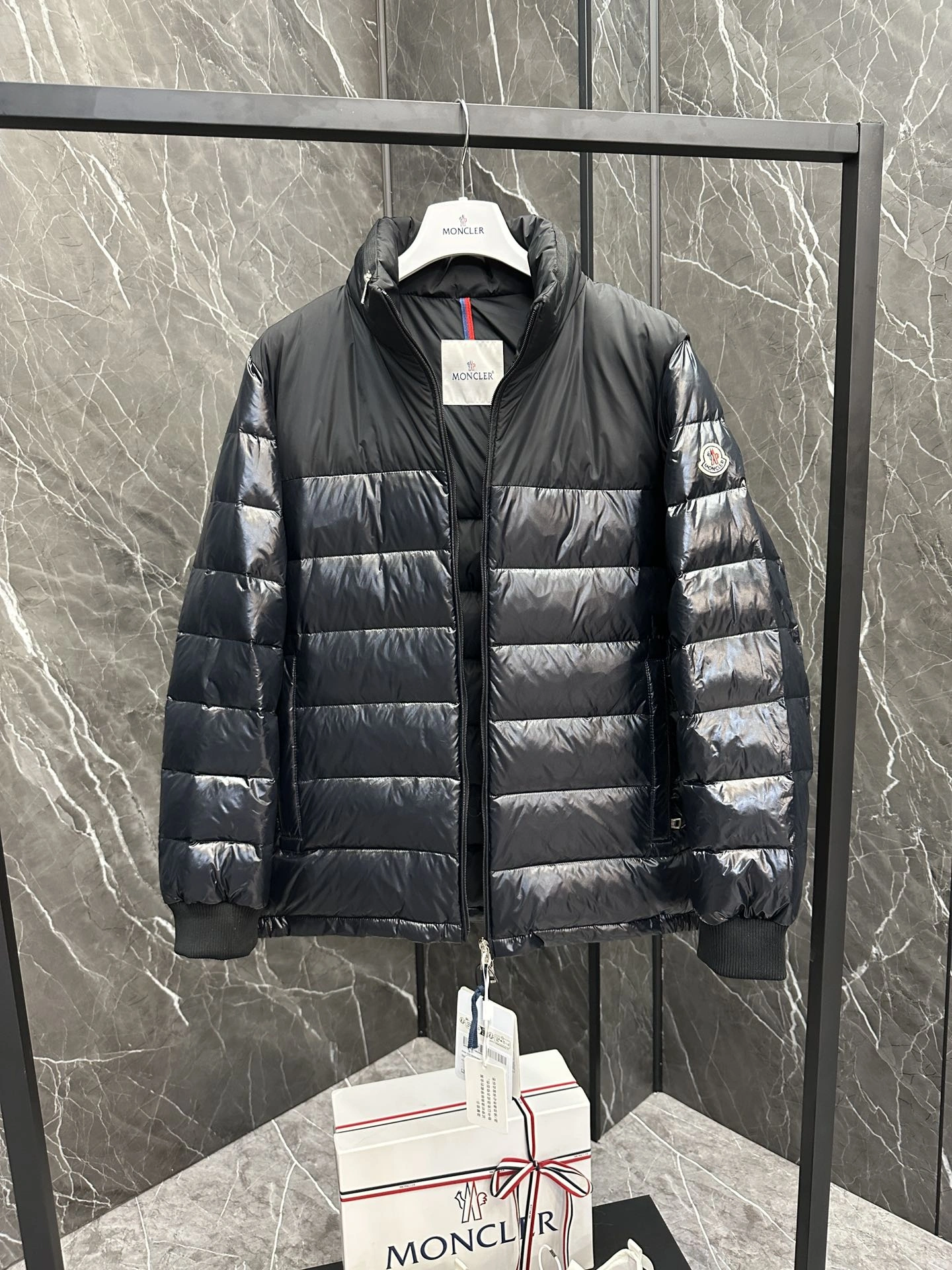 Moncler Down Jackets HighQuality 146428