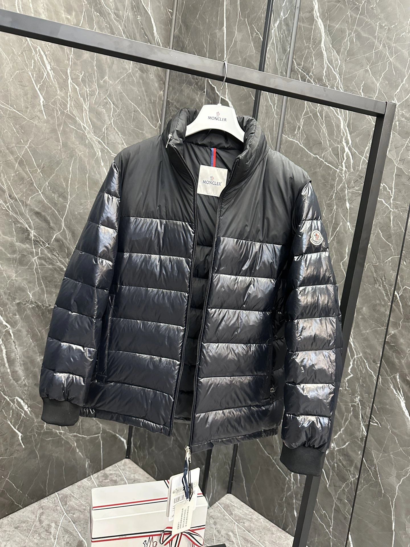 Moncler Down Jackets HighQuality 146428