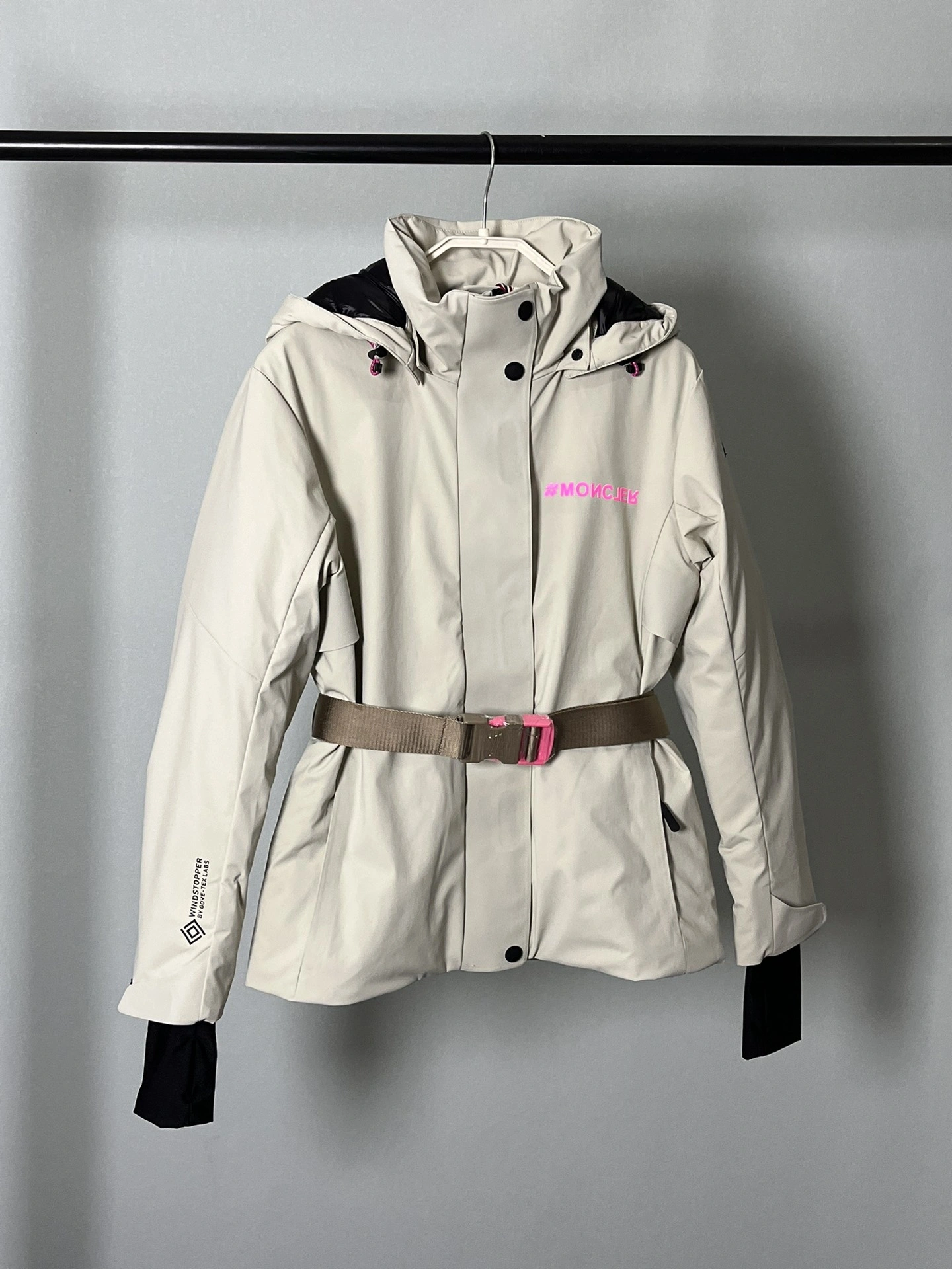 ZipUp Moncler Down Jackets 146409