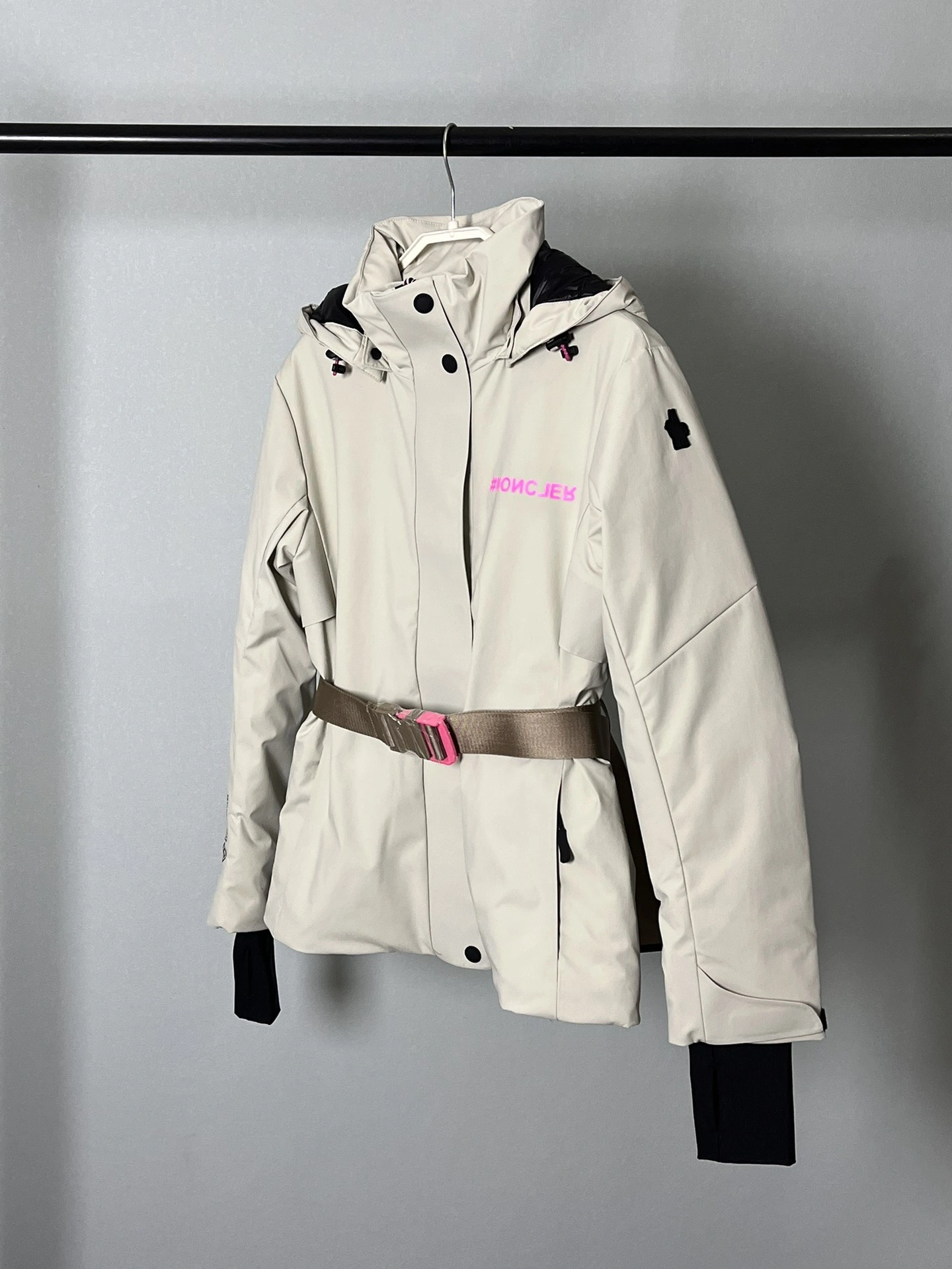 ZipUp Moncler Down Jackets 146409