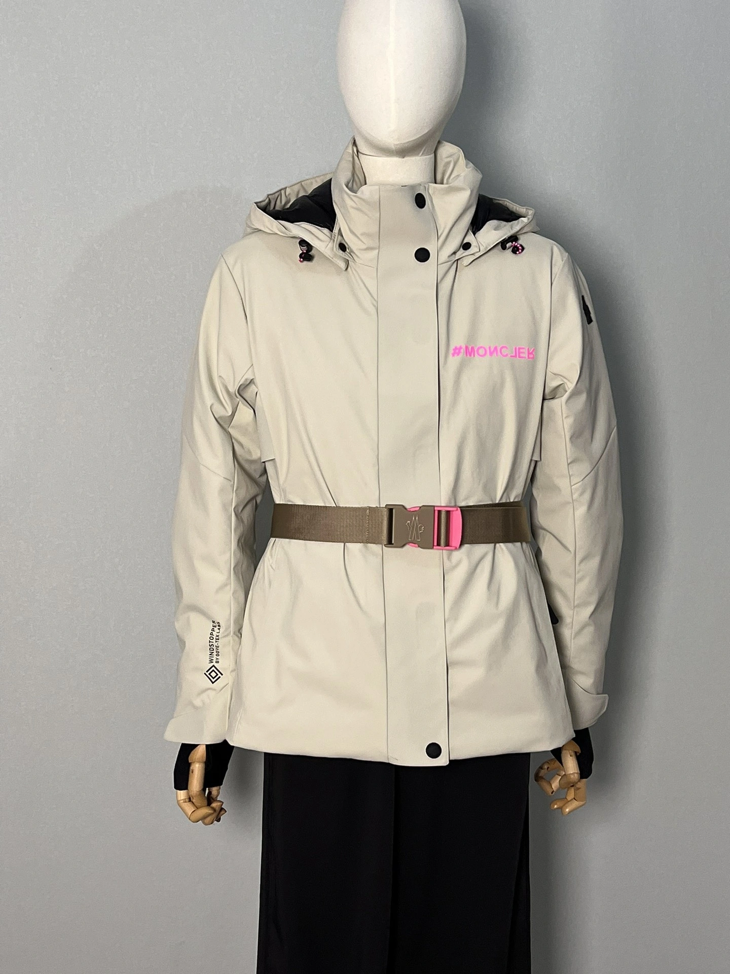 ZipUp Moncler Down Jackets 146409