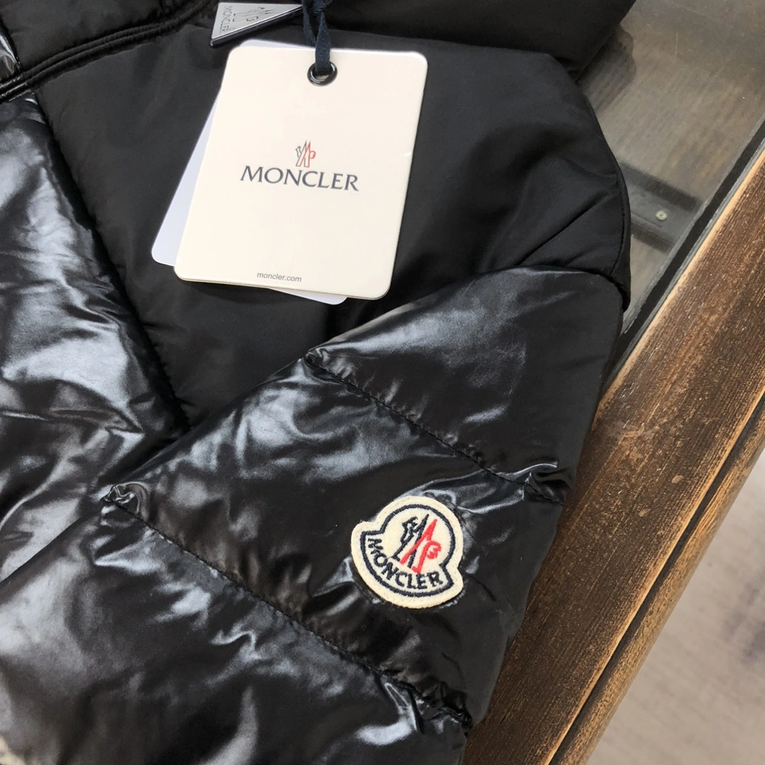 Classic Moncler Down Jackets 146408