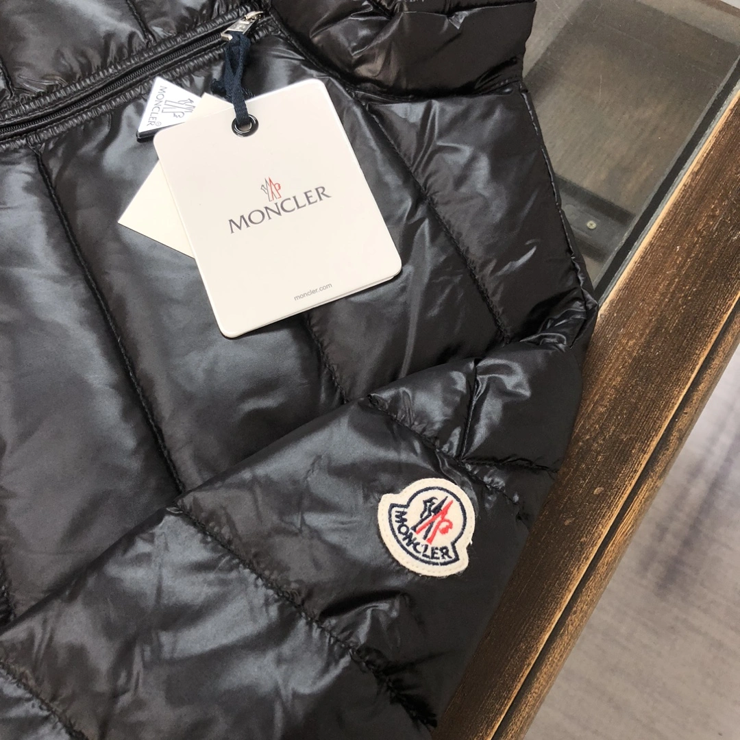 Moncler Down Jackets OdorResistant 146407