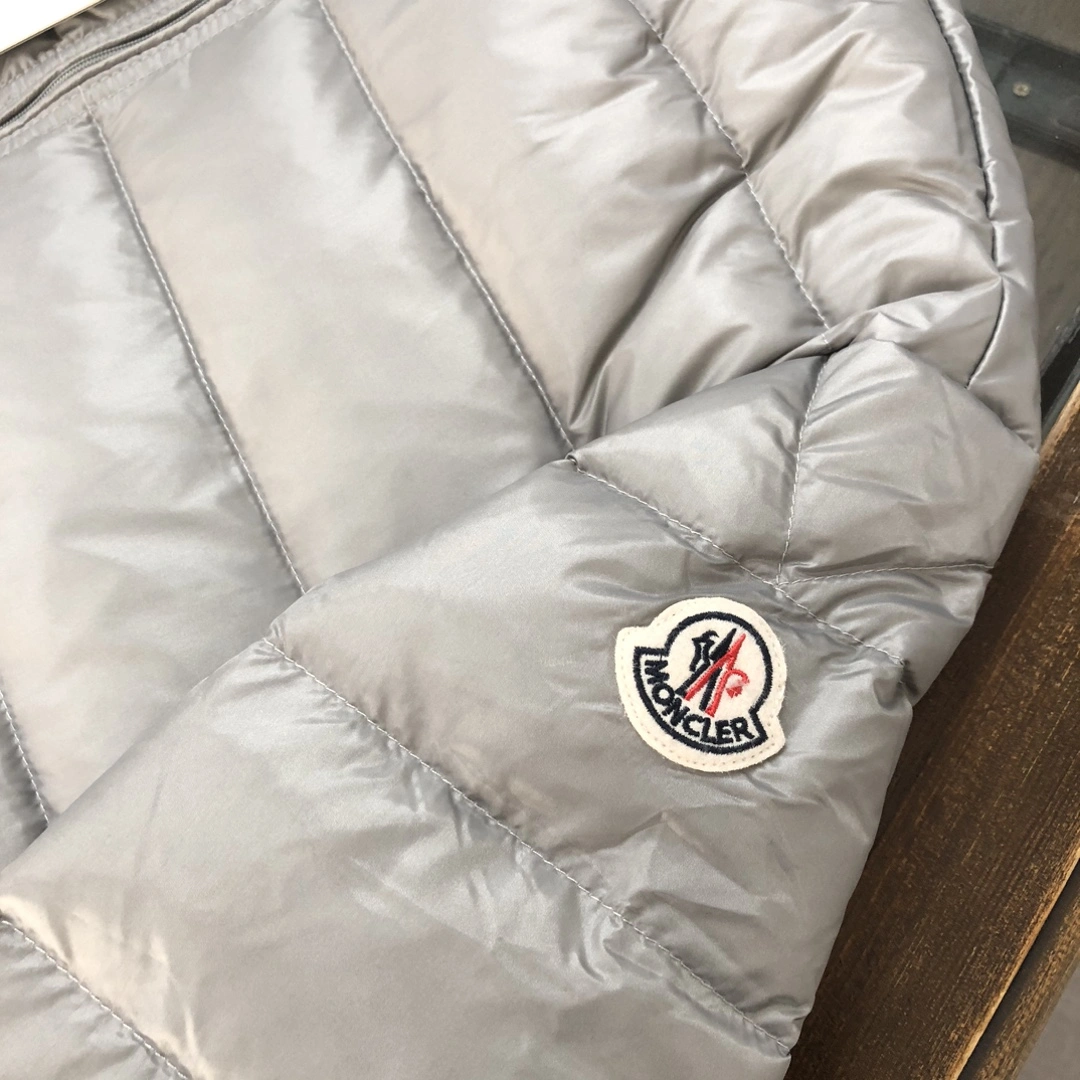 Moncler Down Jackets Sophisticated 146413