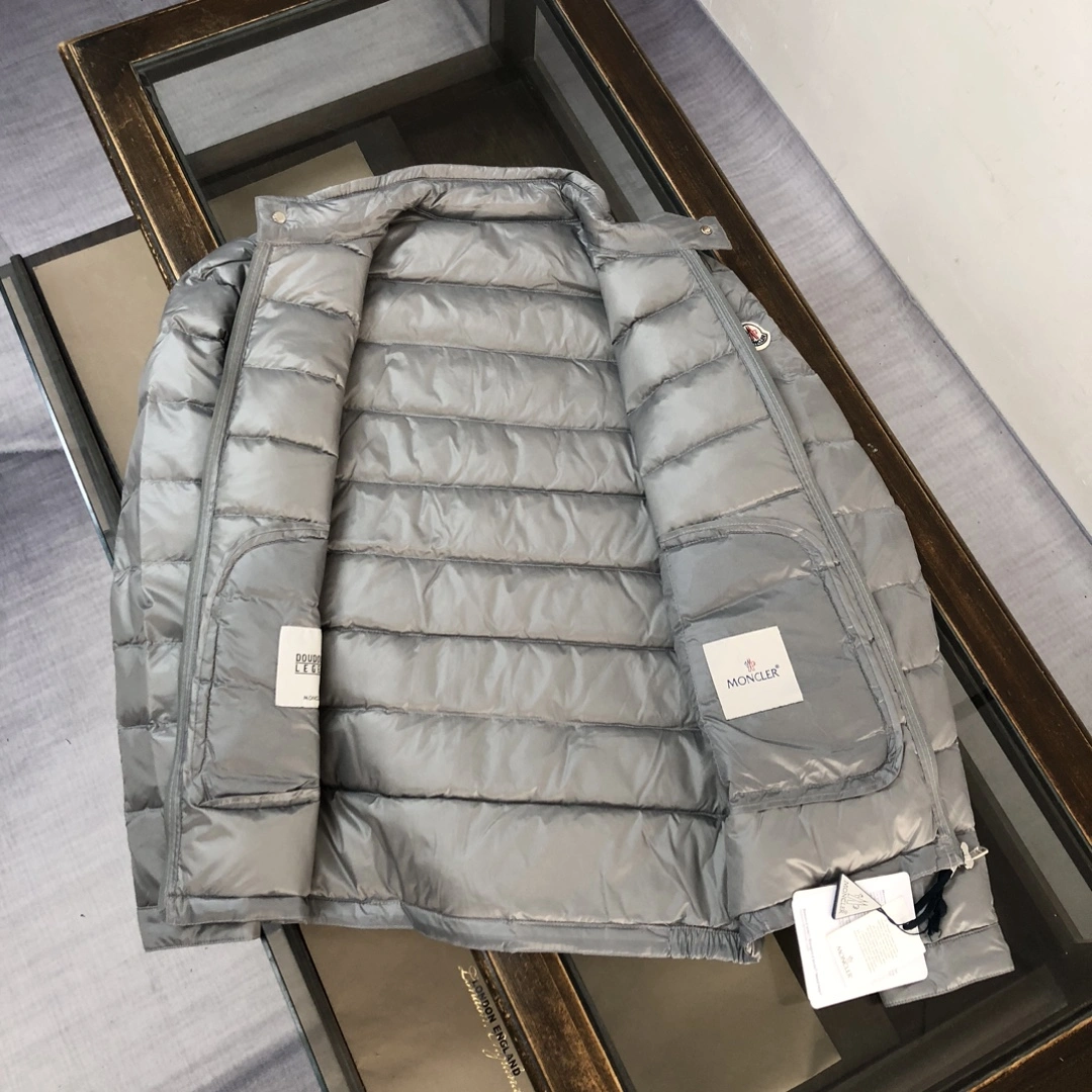 Moncler Down Jackets Sophisticated 146413
