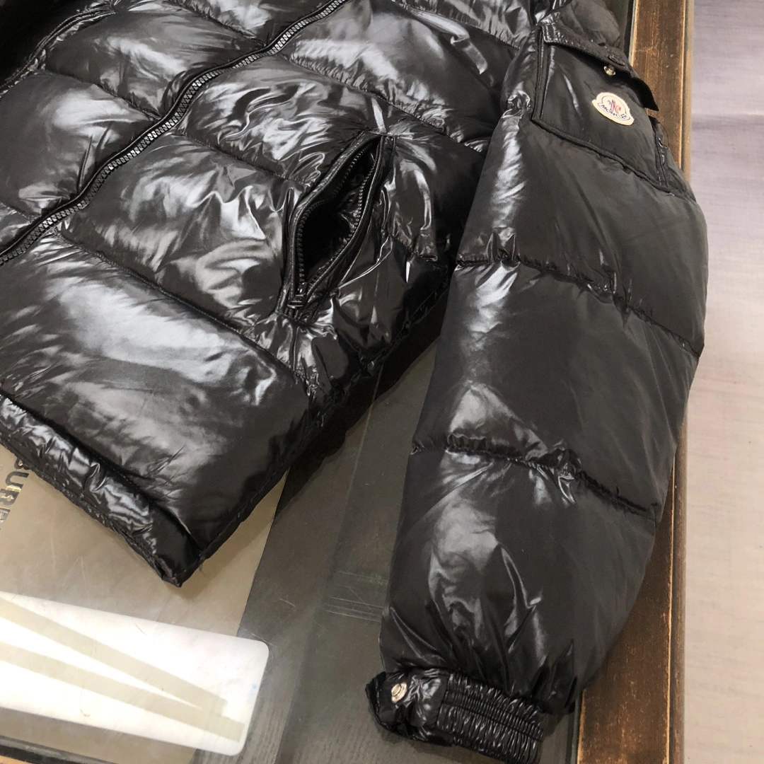 Durable Moncler Down Jackets 146405