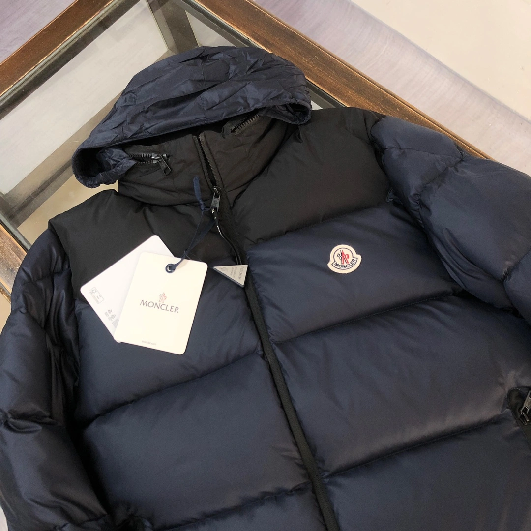 Moncler Down Jackets TravelReady 146421