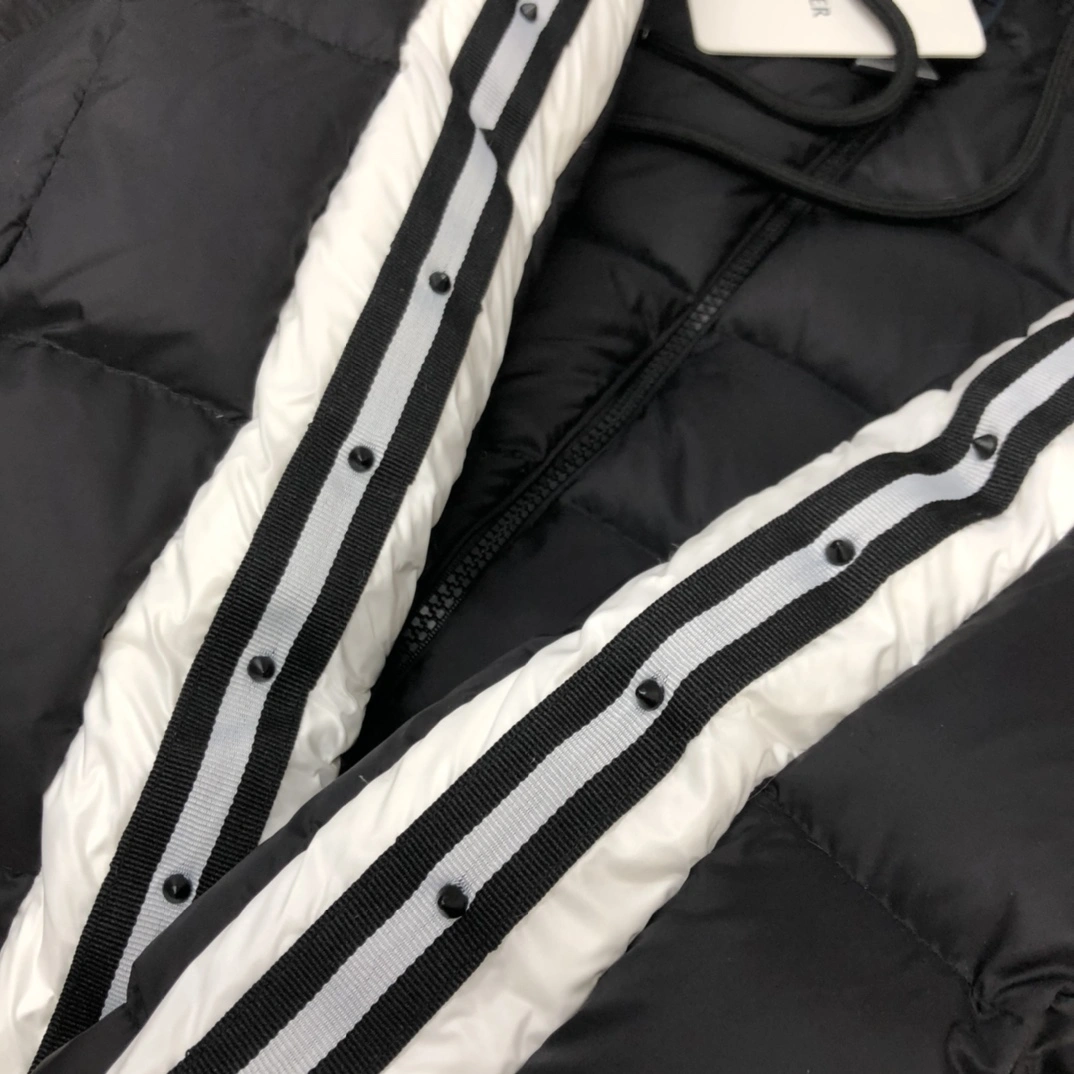 Moncler Down Jackets StreetReady 146420