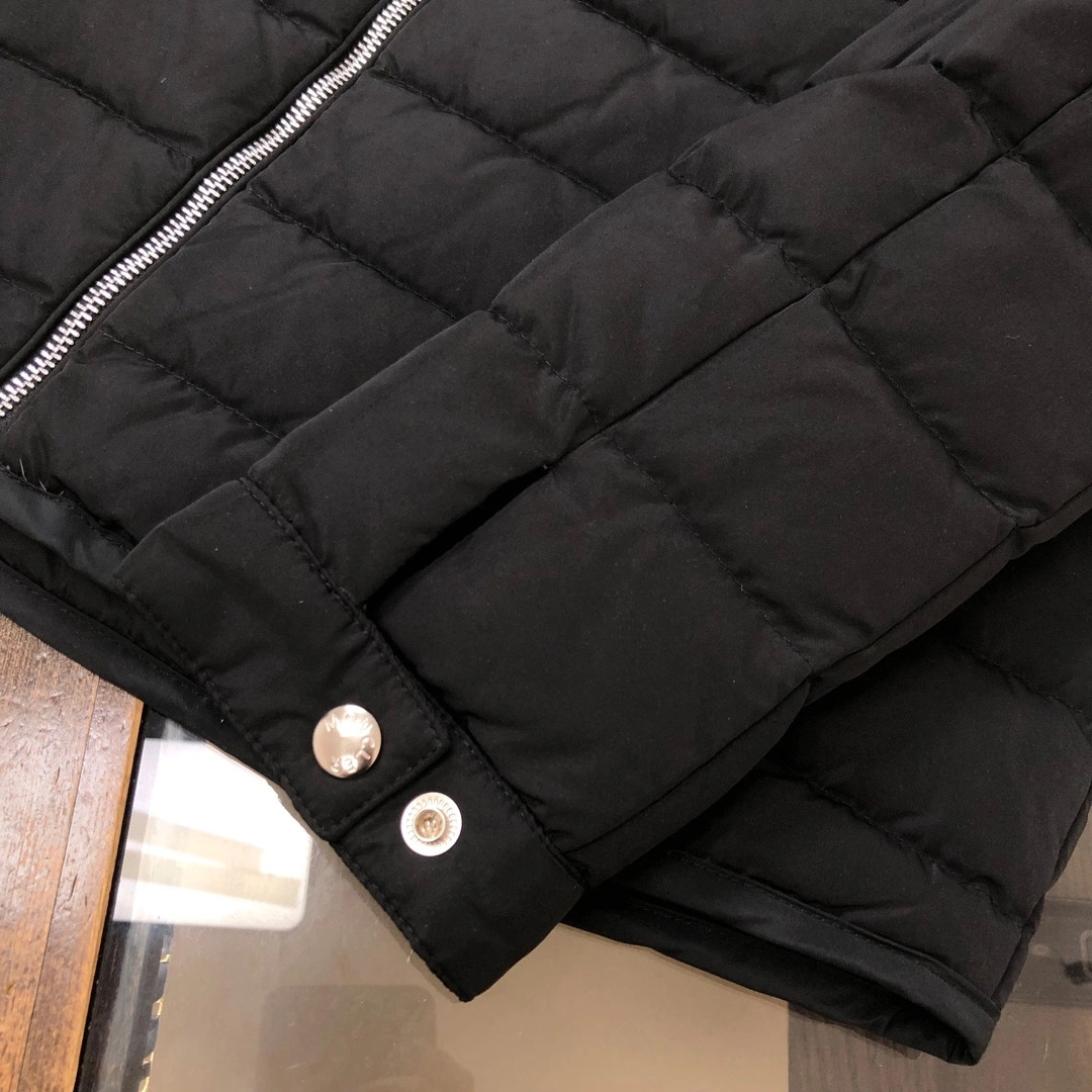 Moncler Down Jackets Elegant 146425