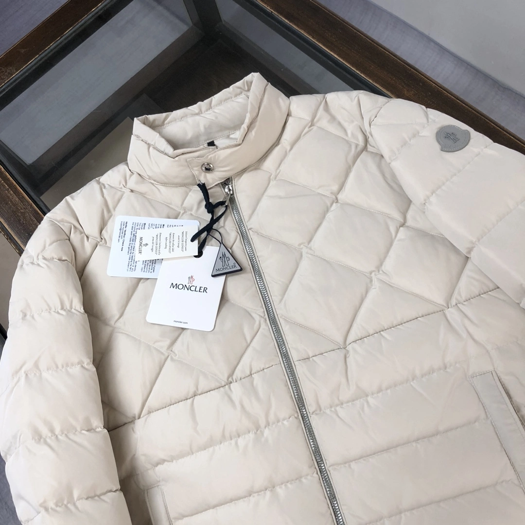 WaterResistant Moncler Down Jackets 146423