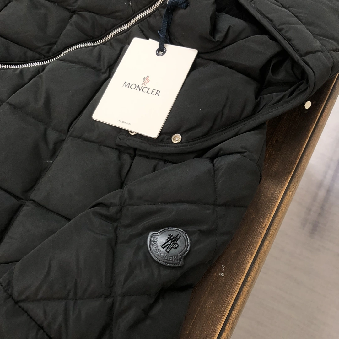 Soft Moncler Down Jackets 146437