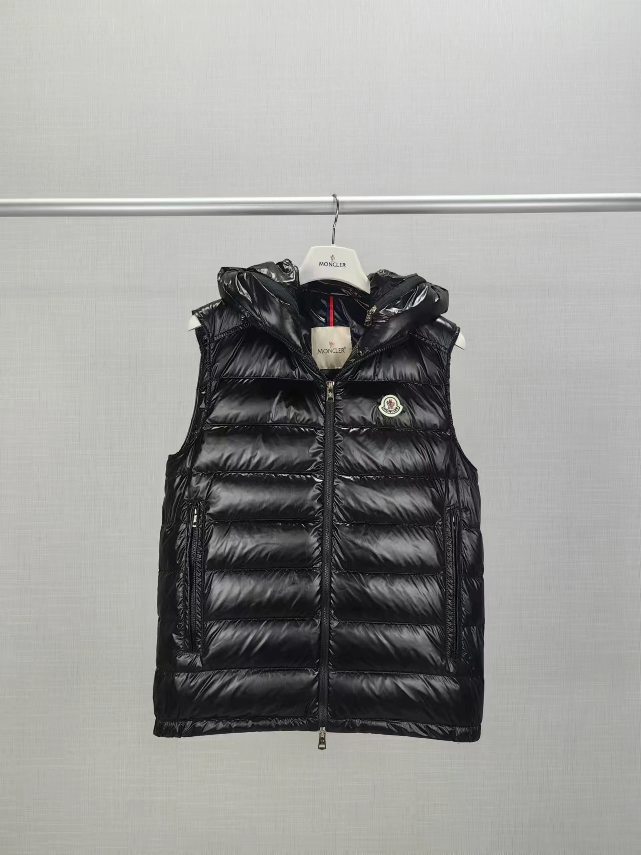 Moncler Down Jackets NewStyle 146418