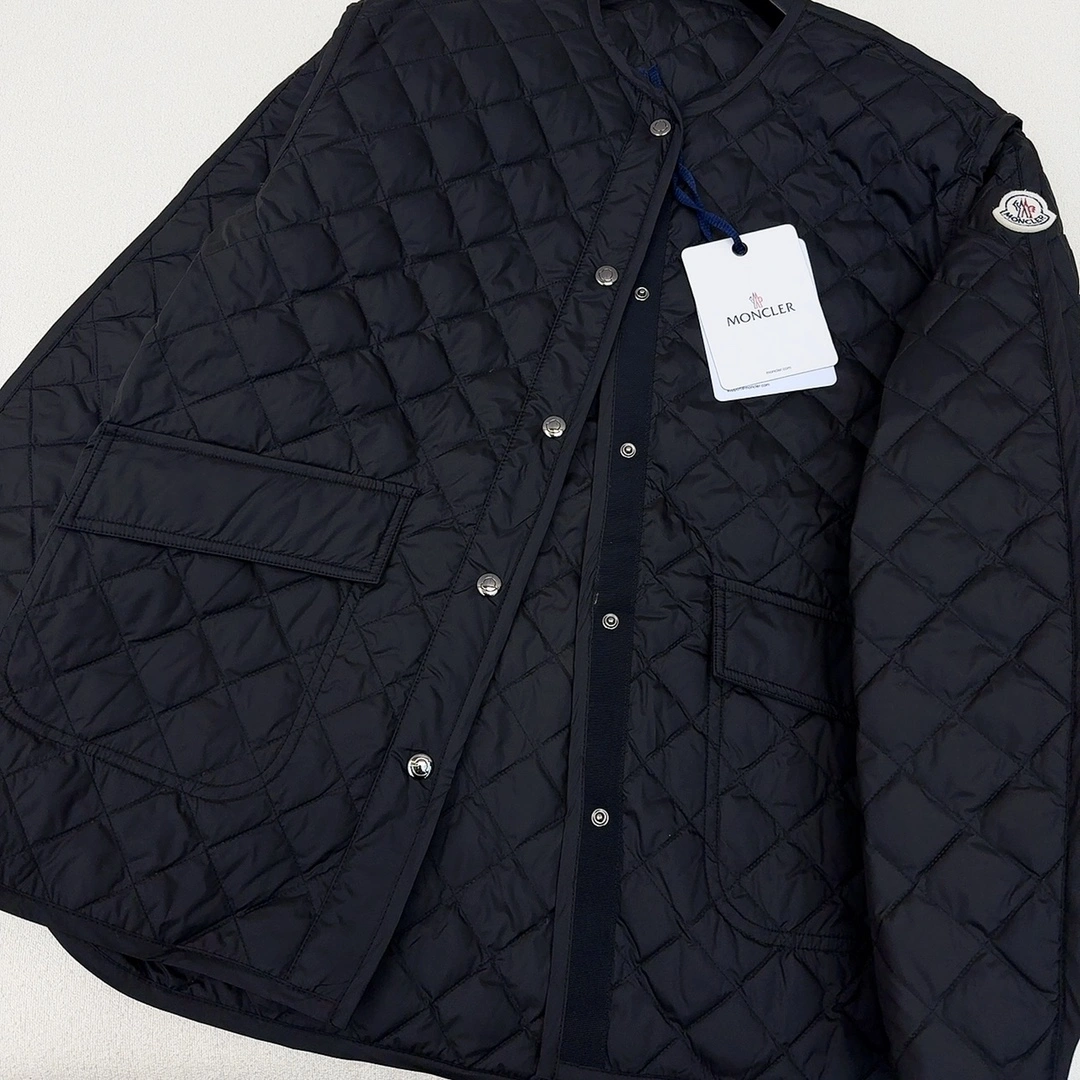 Moncler Down Jackets Modern 146403