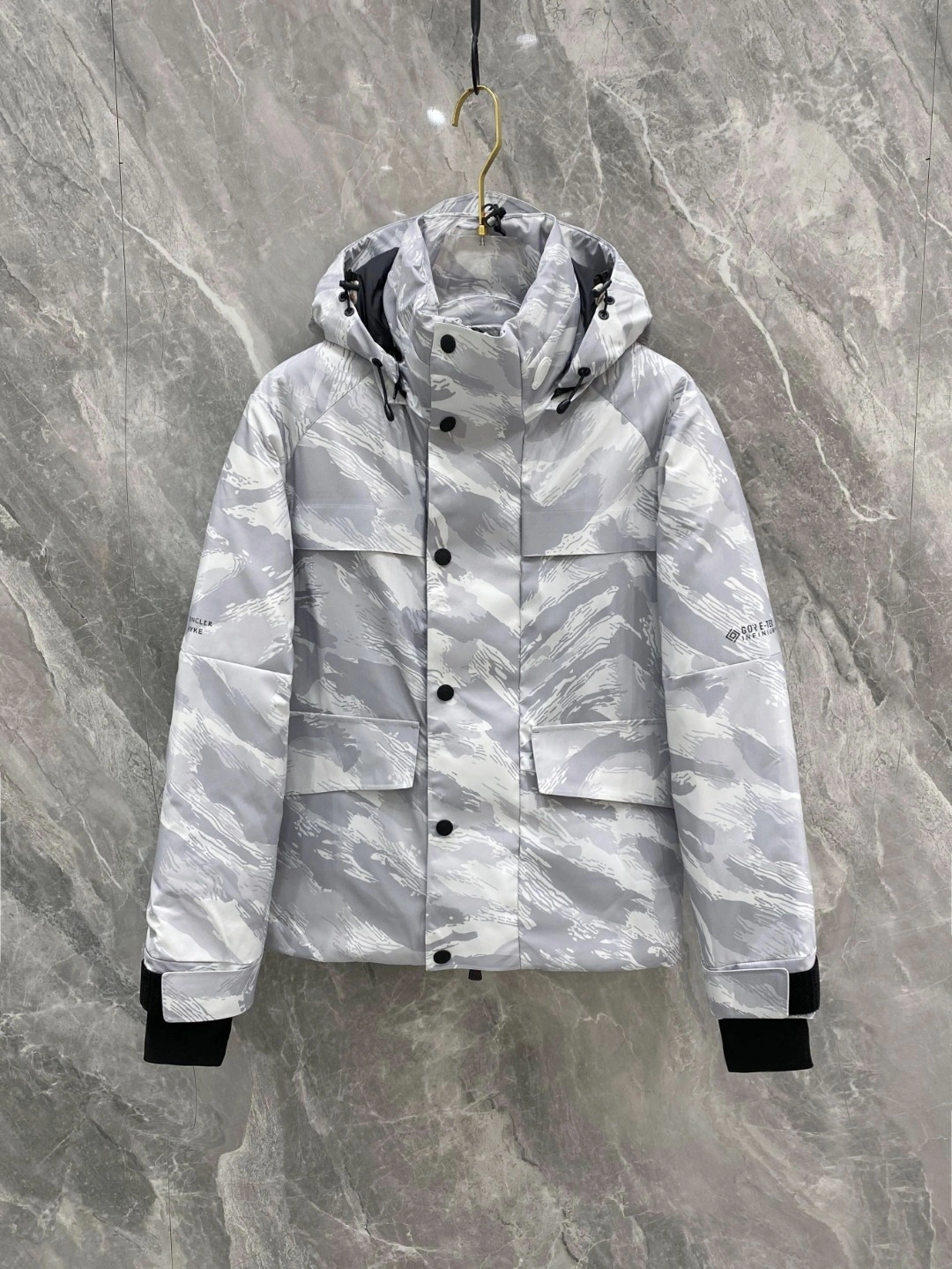 Moncler Down Jackets Modern 146411