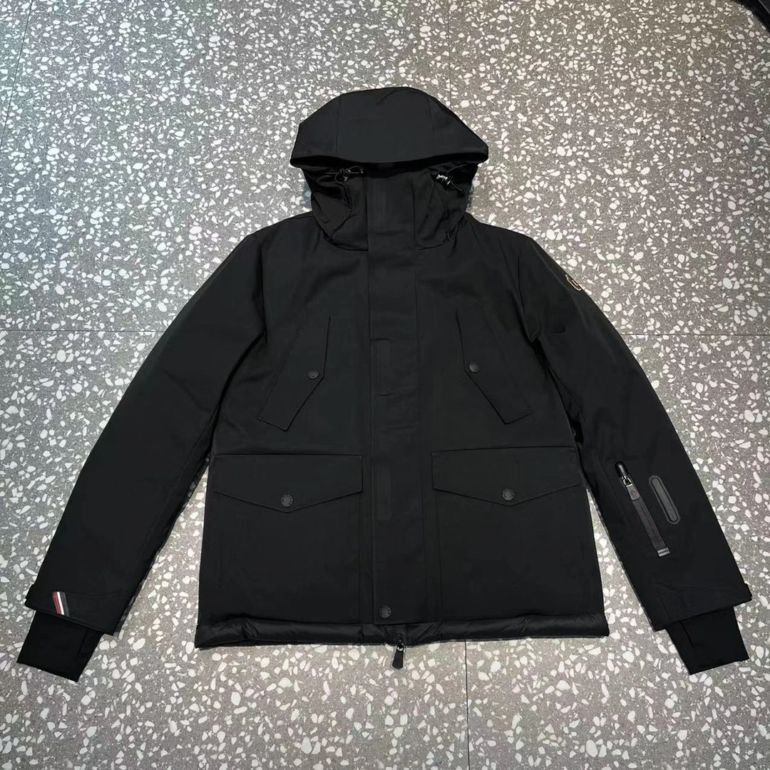 Moncler Down Jackets Sporty 146400