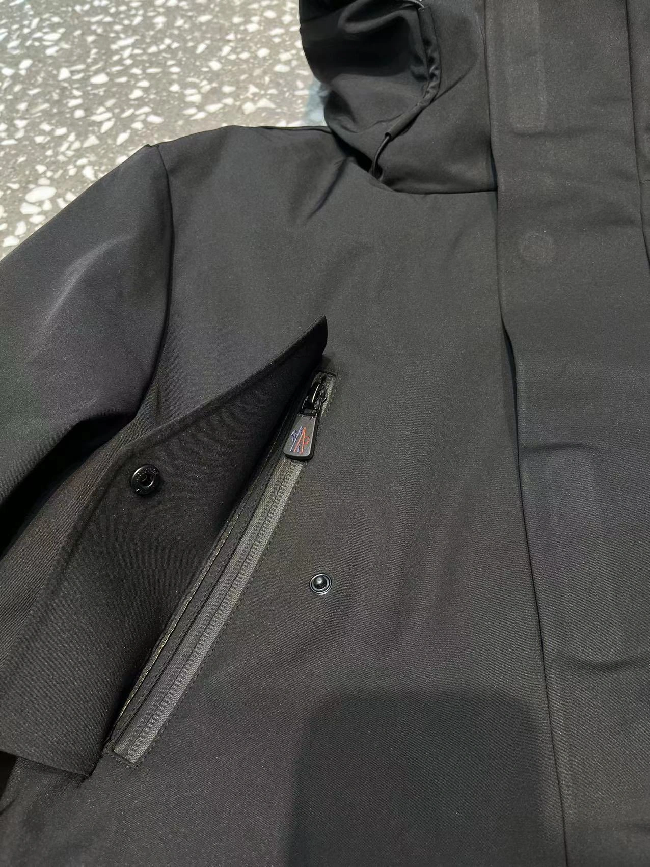 Moncler Down Jackets Sporty 146400