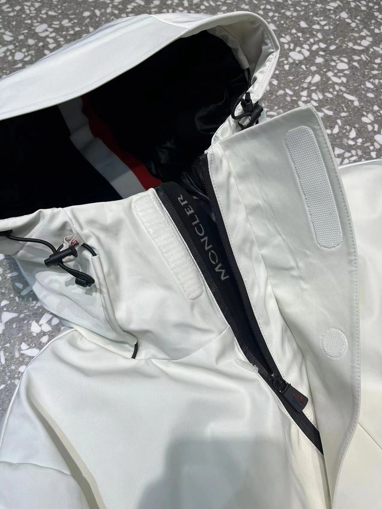 Moncler Down Jackets HighQuality 146415