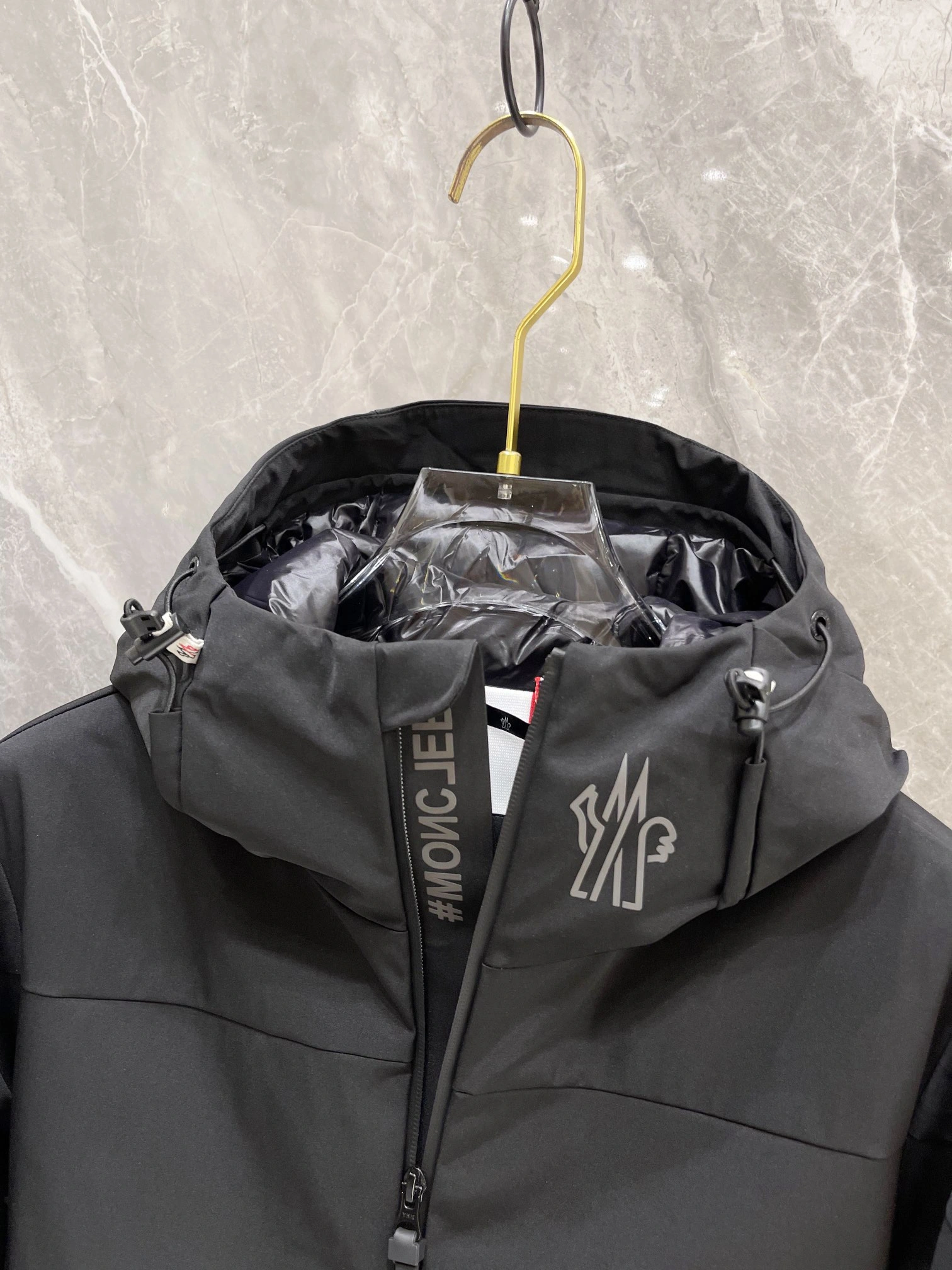 Trendsetting Moncler Down Jackets 146398